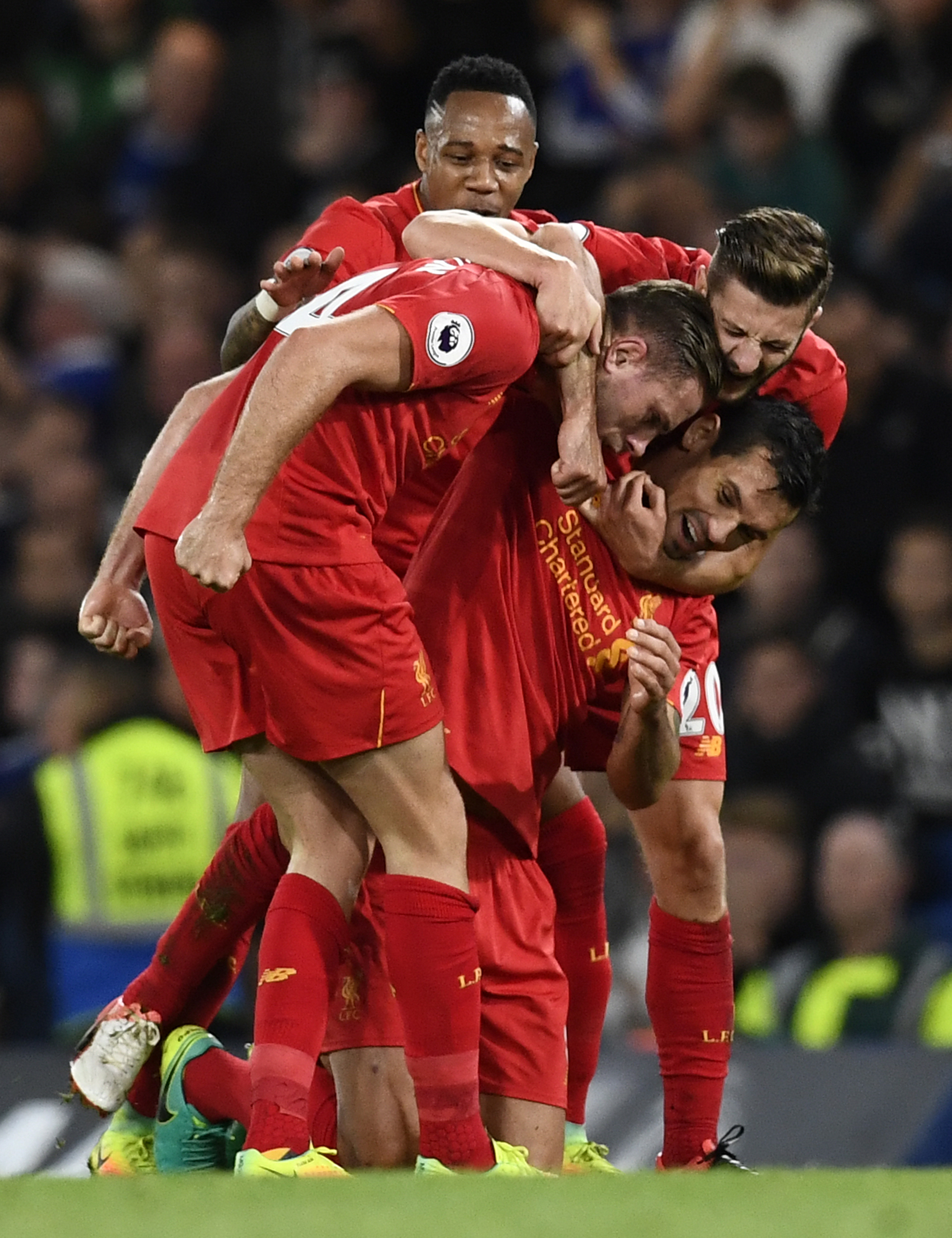 2016-09-16T194413Z_117056653_MT1ACI14612941_RTRMADP_3_SOCCER-ENGLAND-CHE-LIV_1