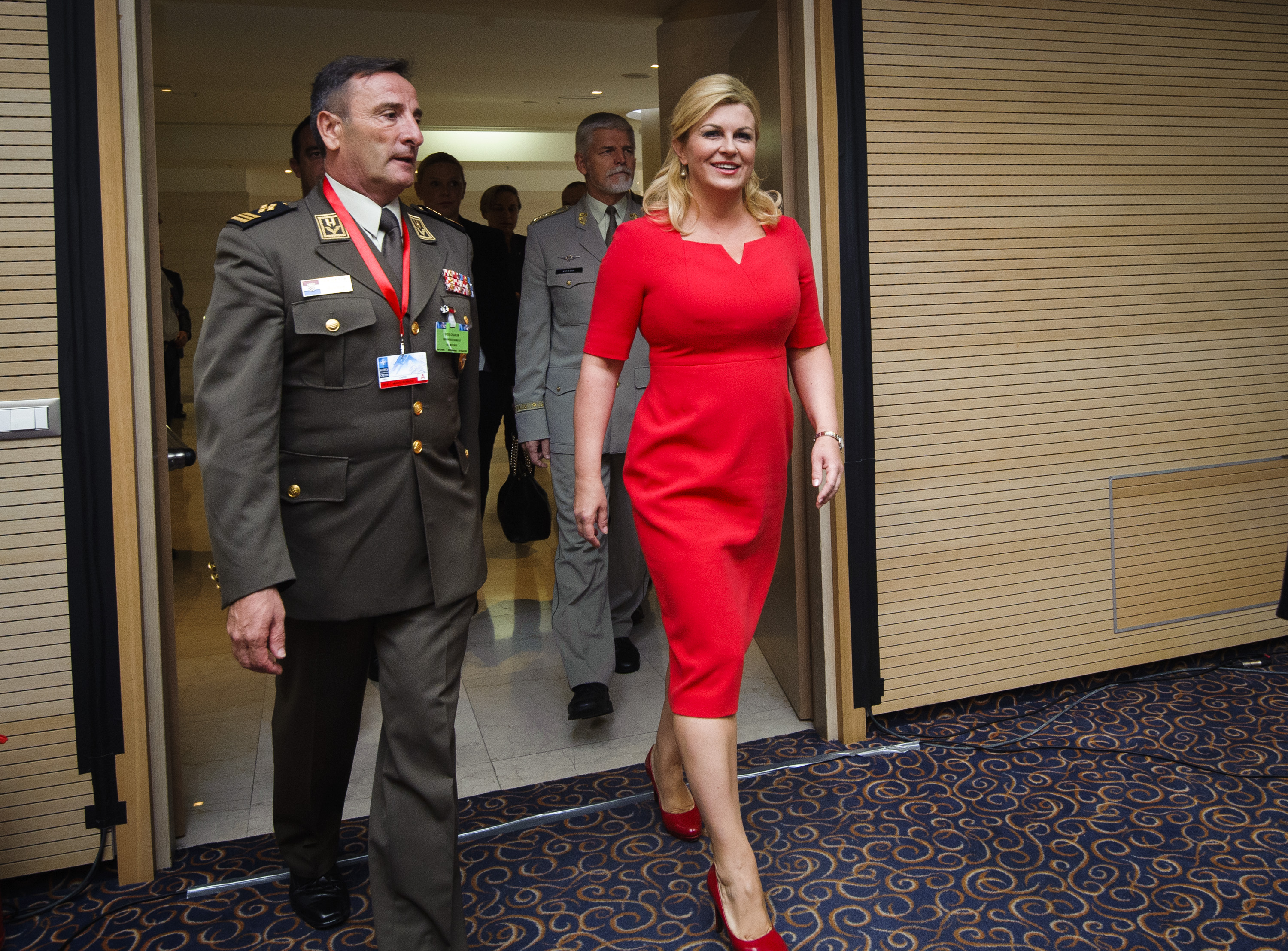 General zbora Mirko Šundov, Kolinda Grabar Kitarović i predsjedavajući Vojnog odbora NATO-a general Petr Pavel