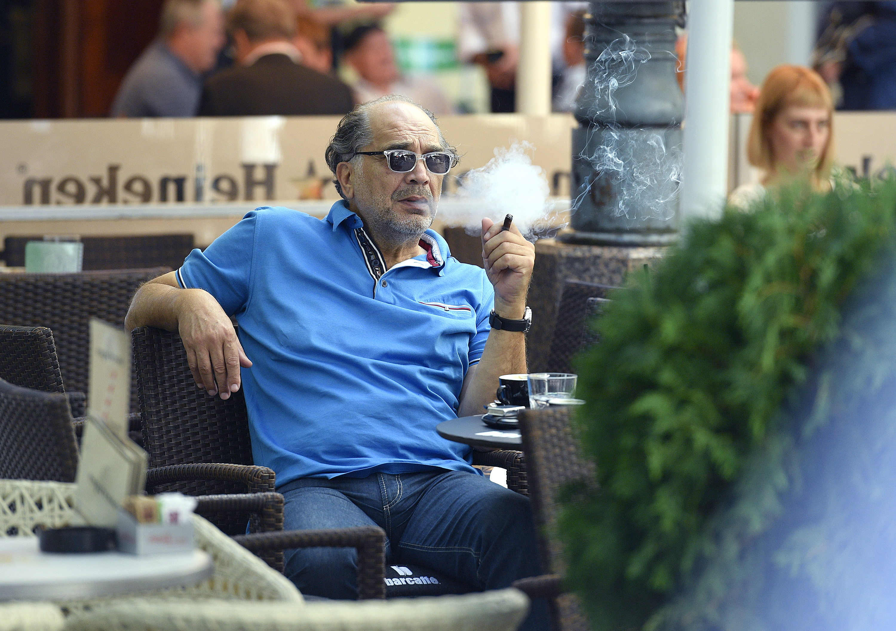 Na fotografiji: srpski glumac Voja Brajović na kavi u poznatom zagrebačkom kafiću Charlie