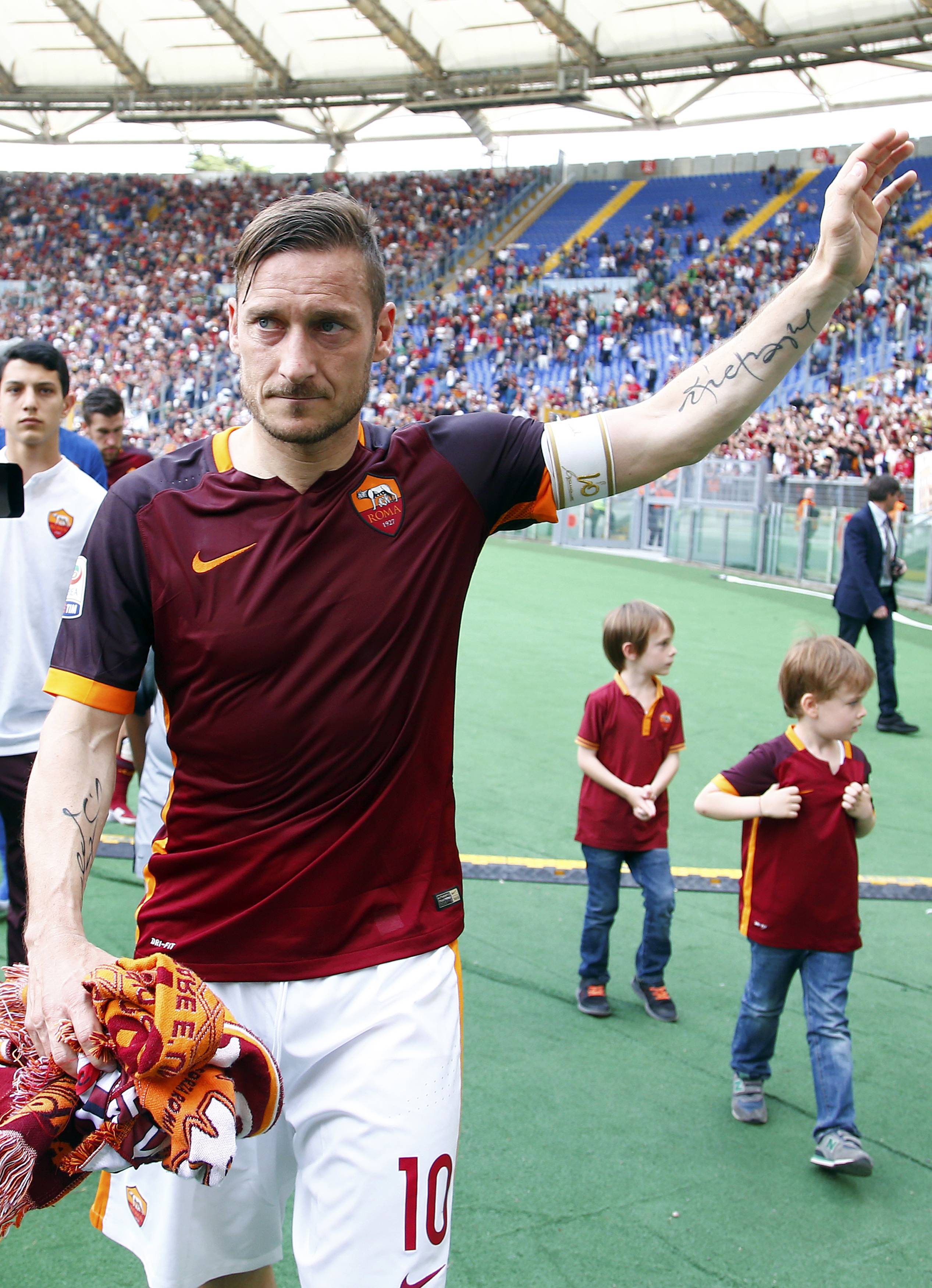 2016-05-08T125742Z_36335213_LR1EC580ZZVYR_RTRMADP_3_SOCCER-ITALY