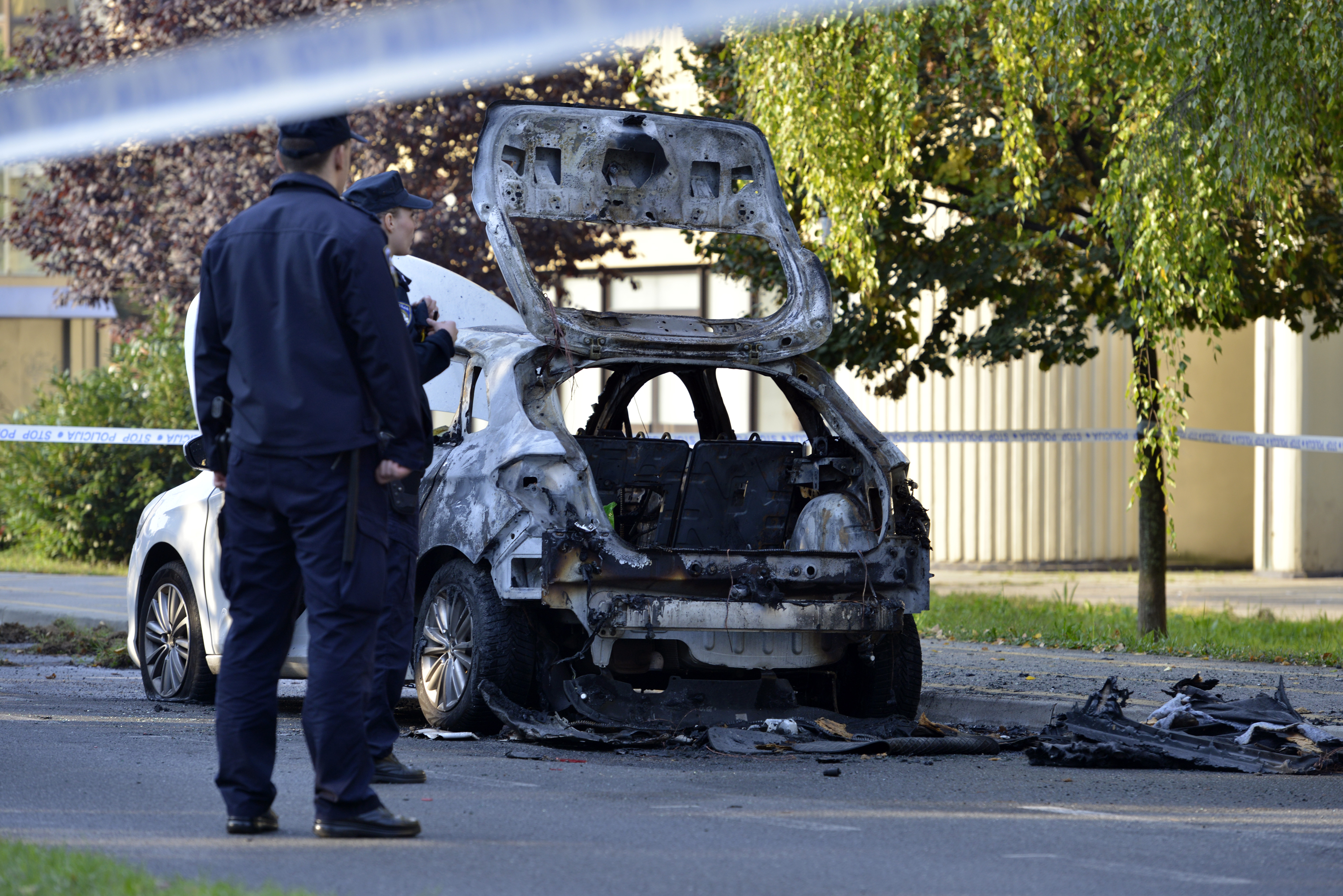 izgorio_auto1-270916