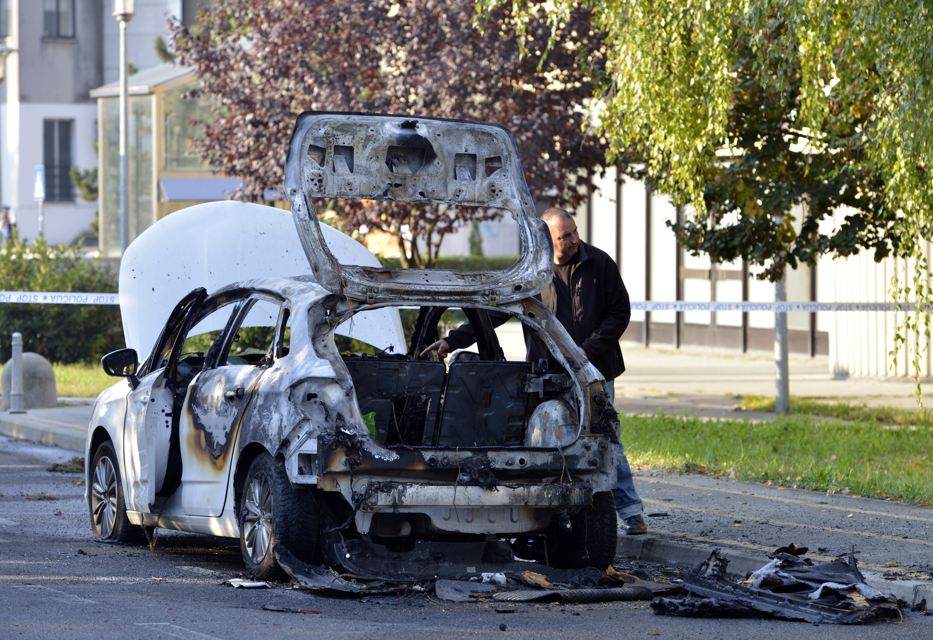 izgorio_auto7-270916