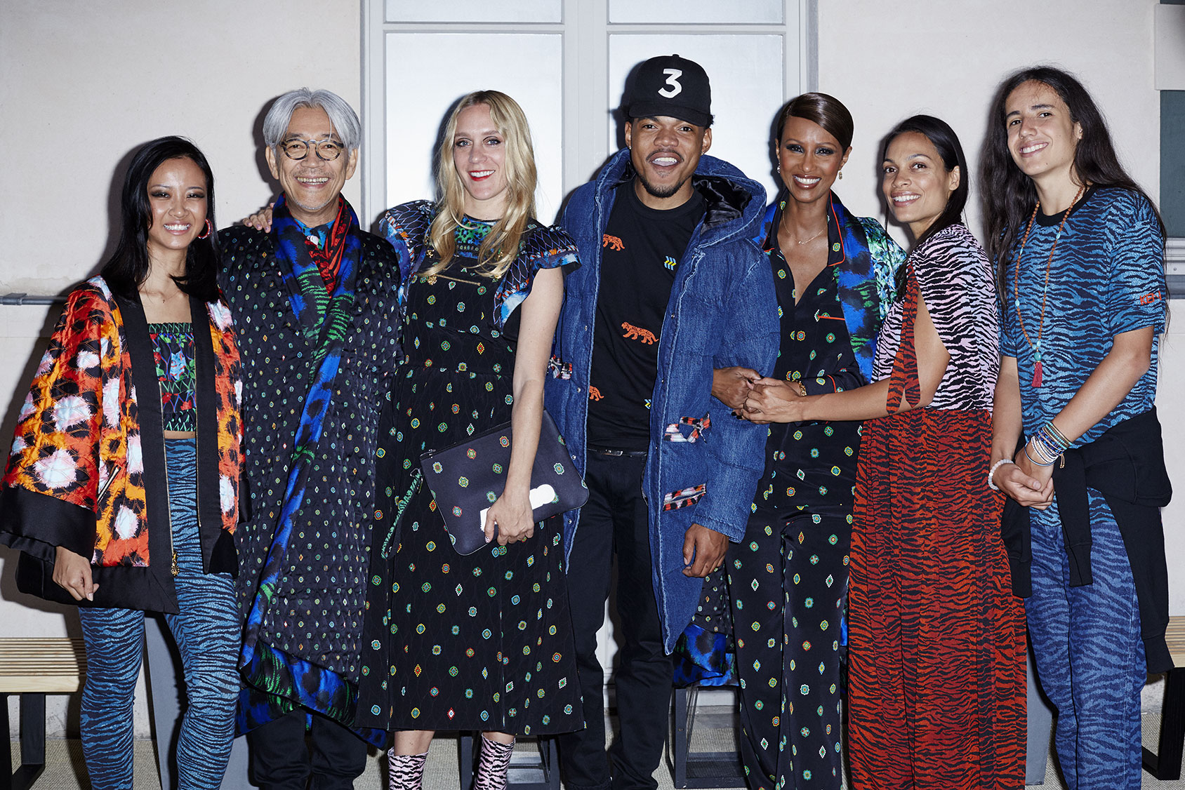 sepb2-16-tl-stars-of-kenzo-x-hm-campaign.bin