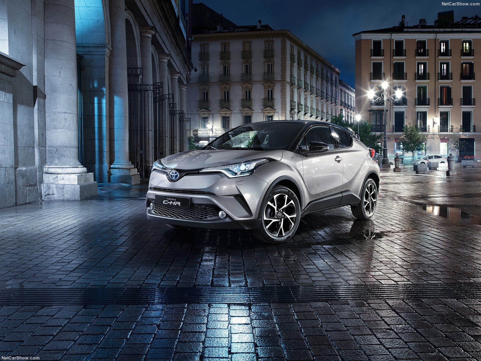 Toyota-C-HR-2017-1600-01