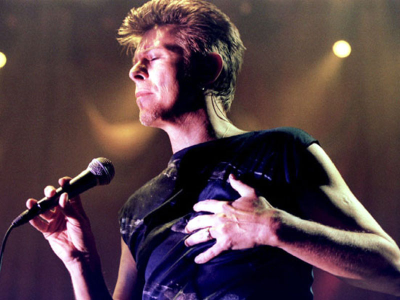 British Pop Star David Bowie performs on stage during his concert in Vienna February 4, 1996 file photo. Singer Bowie has died after an 18-month battle with cancer, his official Twitter account announced on January 11, 2016.    REUTERS/Leonhard Foeger/Files