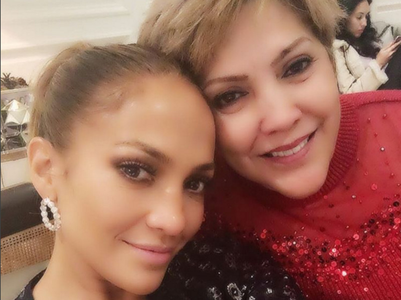 jennifer-lopez-s-mamom_00.bin