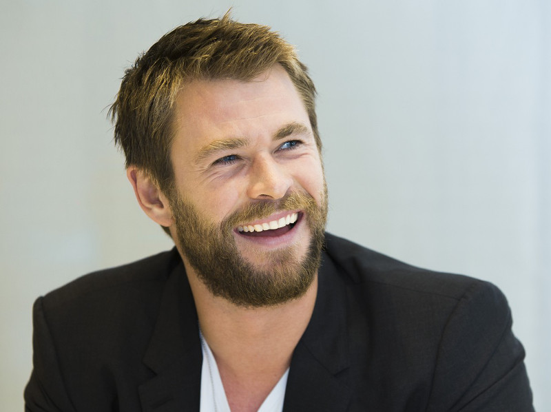 chris-hemsworth_00.bin