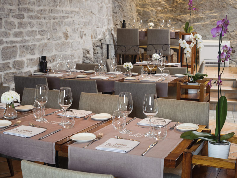 Sibenik, 170415.
Konoba Pelegrini. 
Na fotografiji:  interijer konobe Pelegrini
Foto: Tom Dubravec / CROPIX