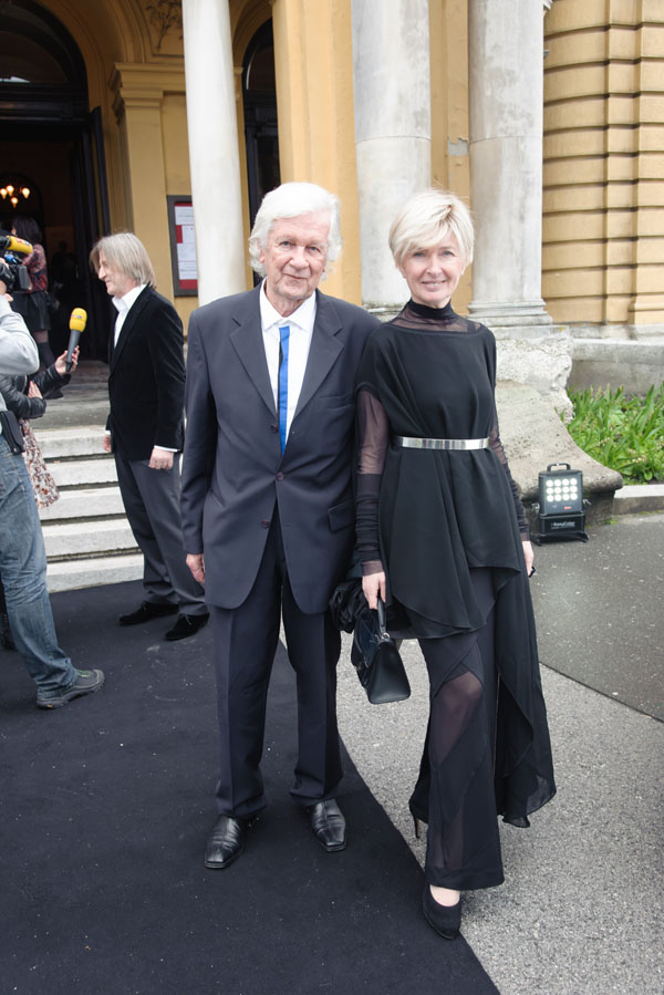 Zagreb, 030516.
HNK, Trg Marsala Tita 15.
Zadnja vecer modnog dogadjaja Cro A Porter.
Modna revija povodom 35 godina rada Matije Vujice.
Na fotografiji: Sasa Zalepugin i Tihana Harapin Zalepugin.
Foto: Livio Andrijic / CROPIX