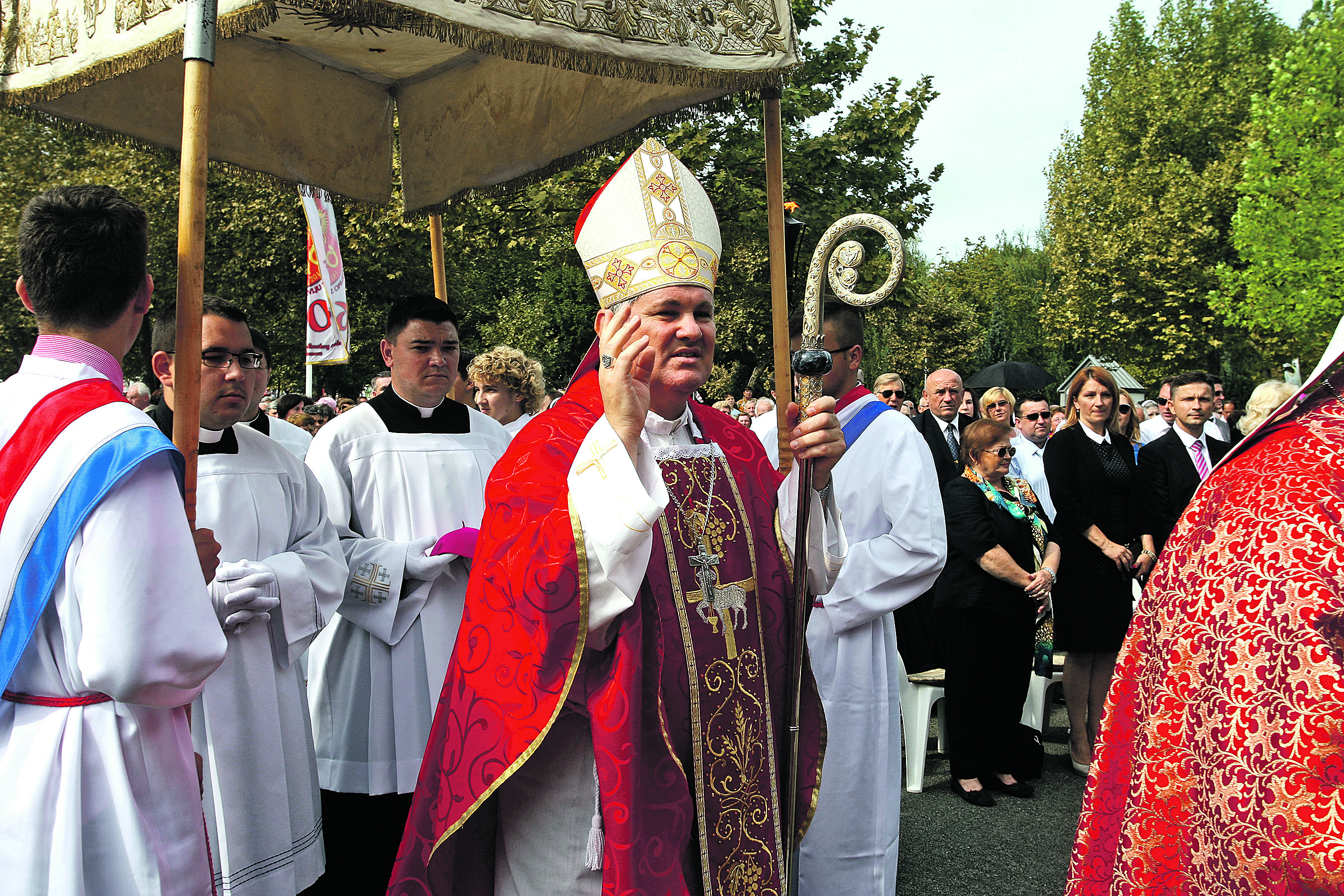 Biskup Vlado Košić