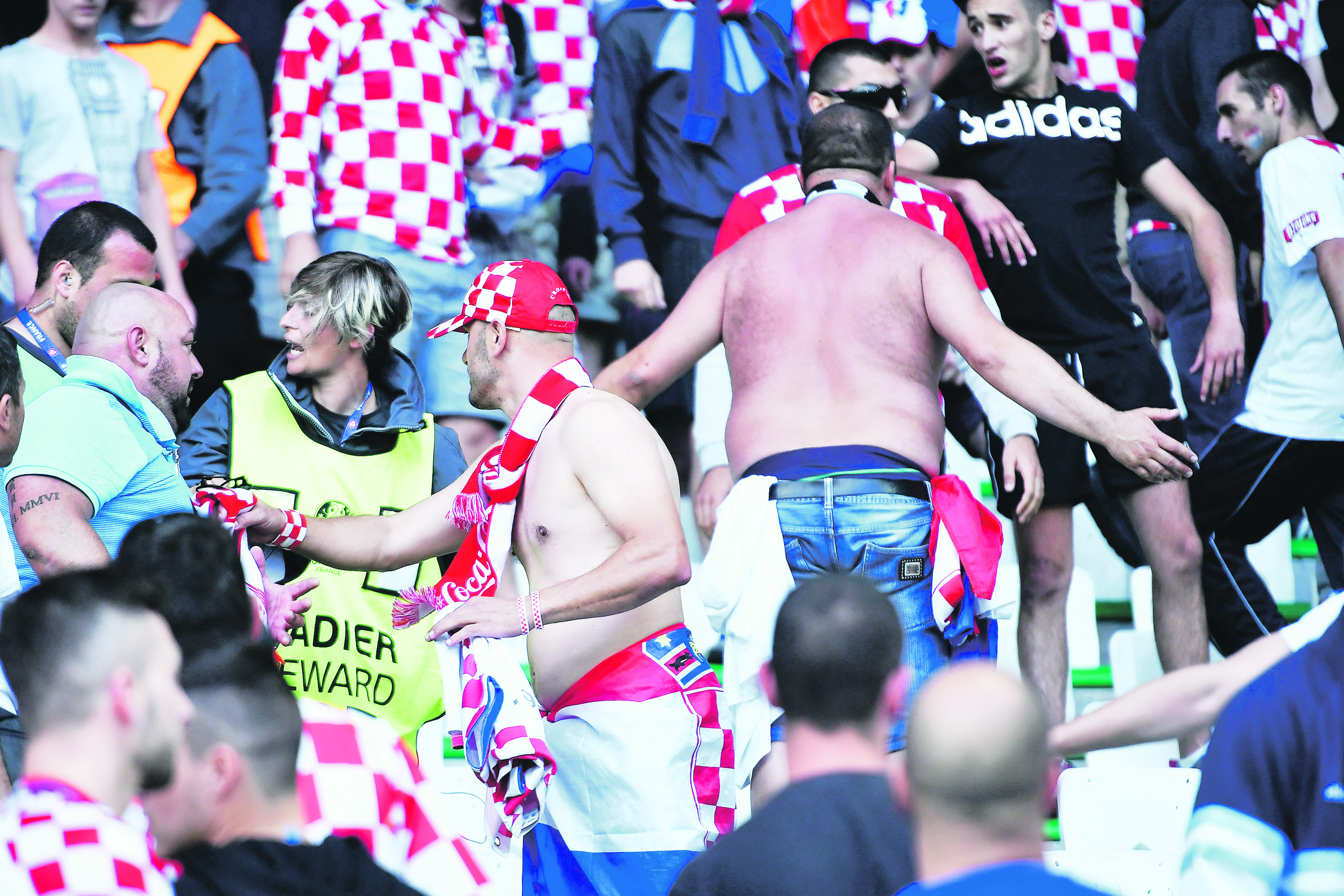 neredi_francuska18-170616_copy