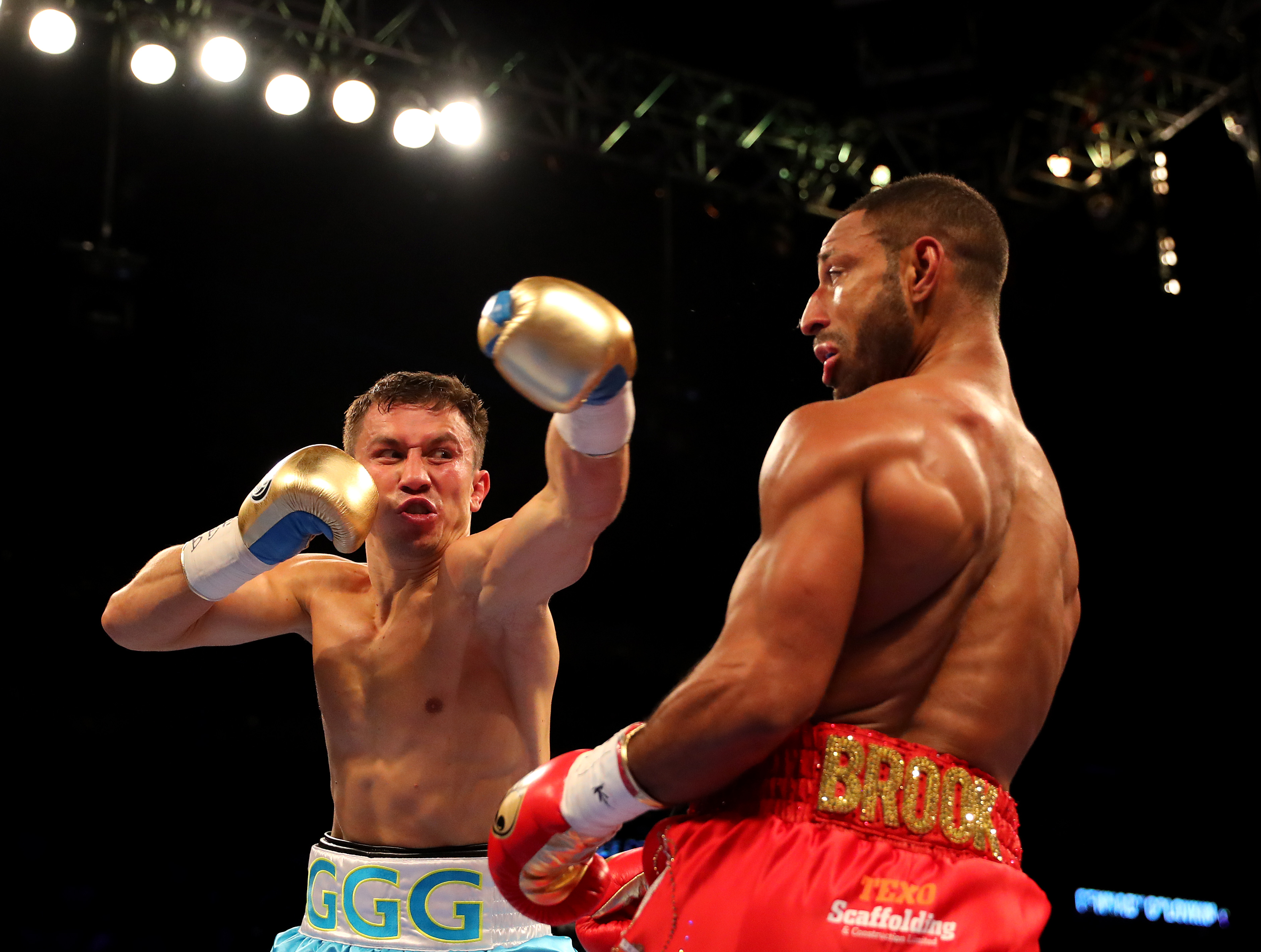 Genadij Golovkin u meču protiv Kella Brooka