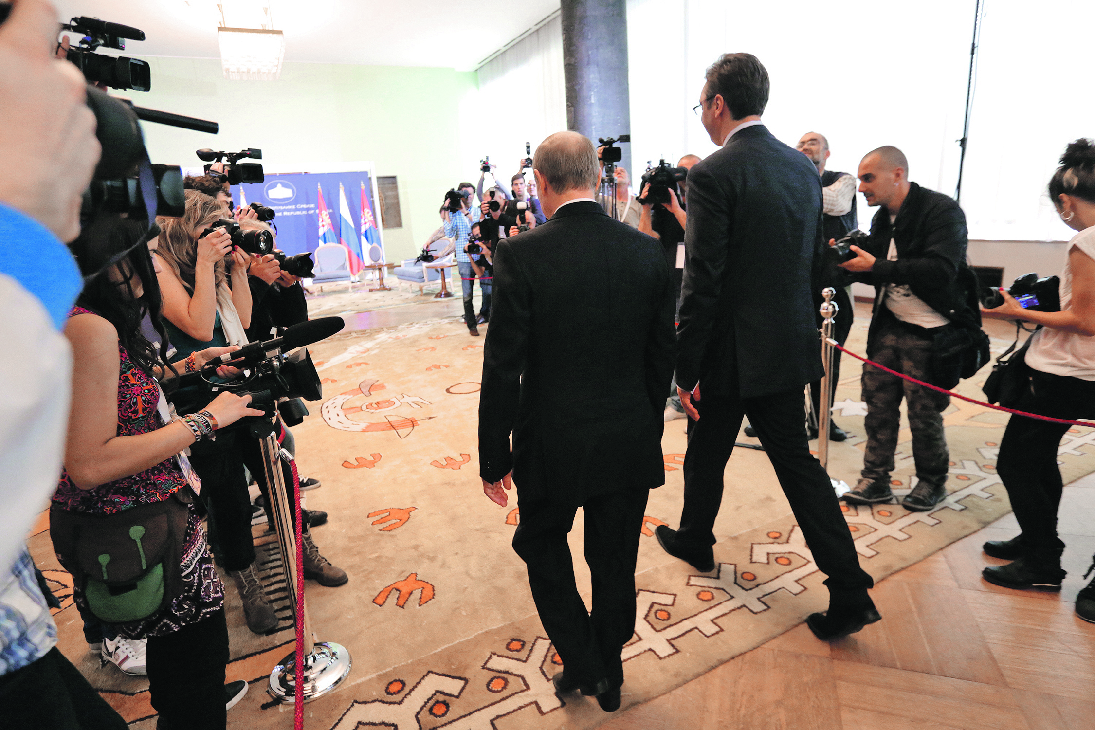 101147-130724-vucic_putin1-161014