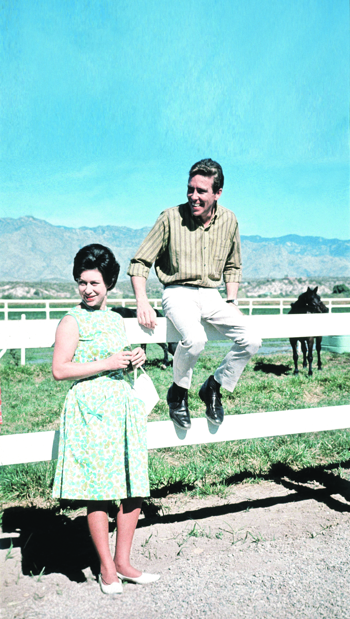 Princezi Margareti predstavili su ga kad je već bio uspješan fotograf portretist slavnih. Imali su dvoje djece, a brak je potrajao 16 godina. Na slici: s princezom u Arizoni, za posjeta SAD-u  