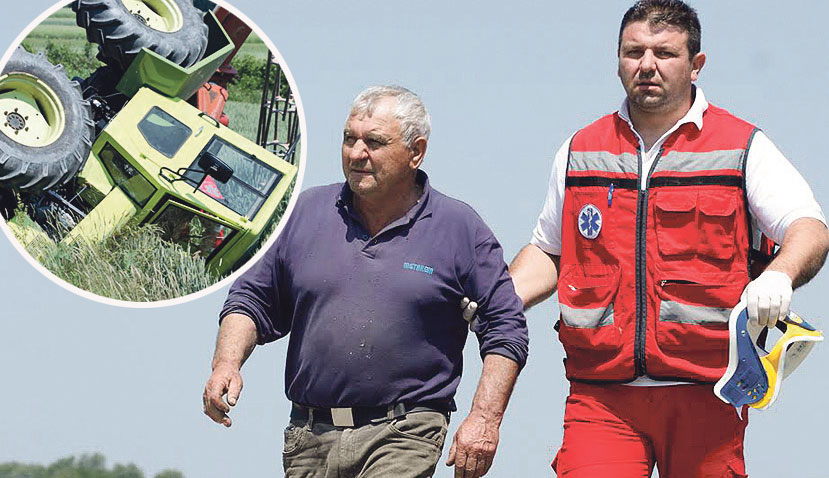 Ivan Porić nakon nesreće i prevrnuti traktor pokraj ceste