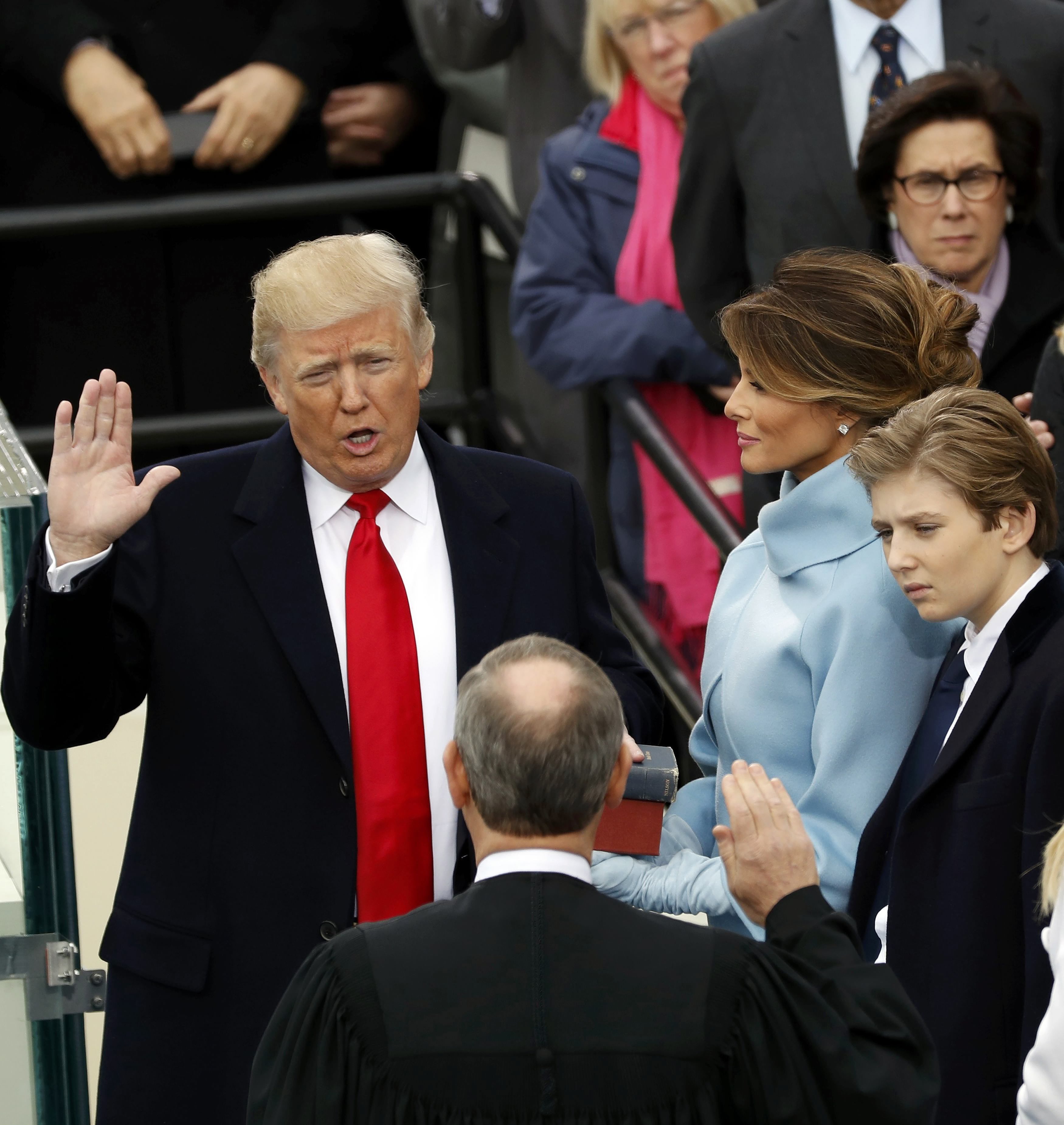 2017-01-20T170848Z_1472152927_HT1ED1K1BM64I_RTRMADP_3_USA-TRUMP-INAUGURATION