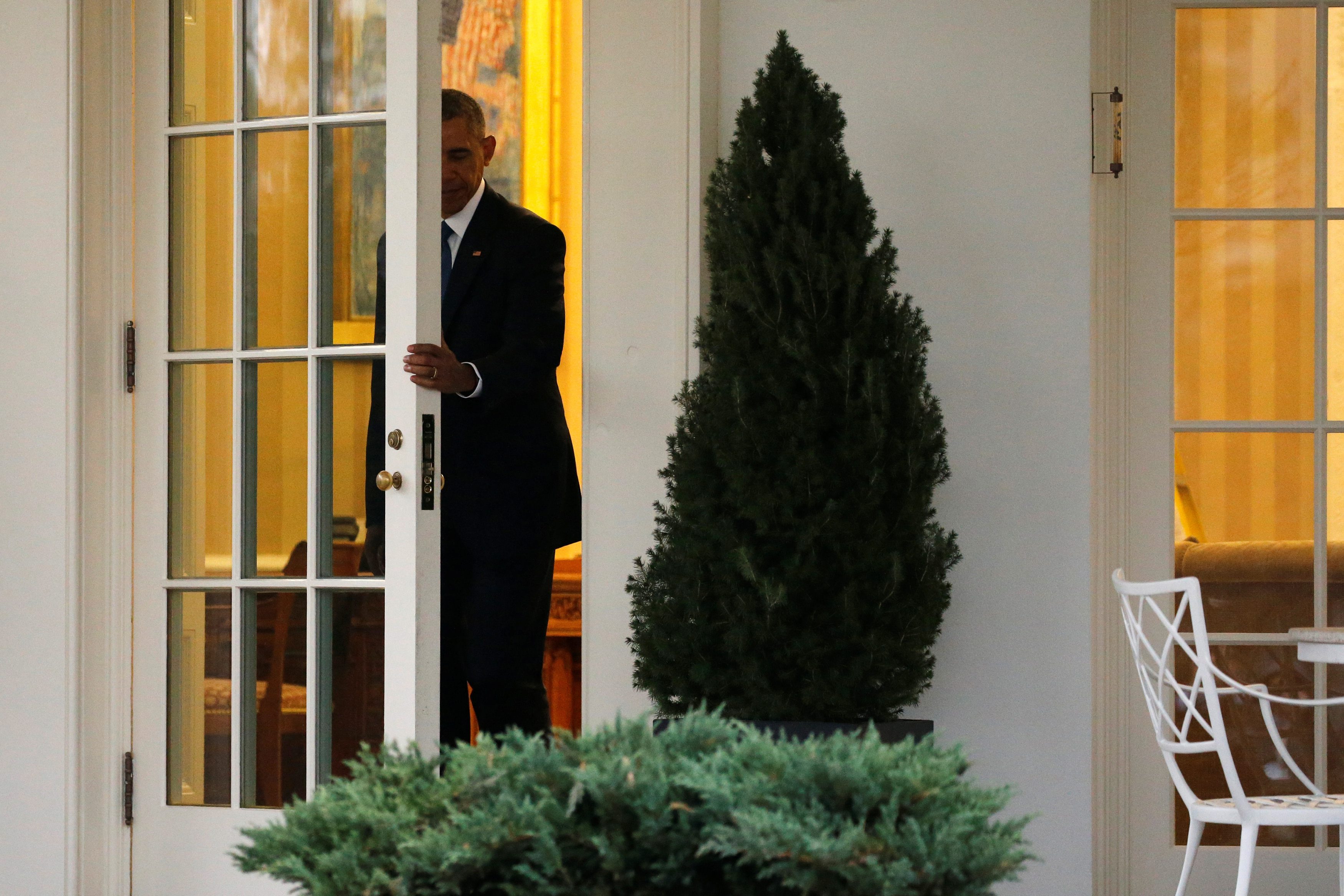 2017-01-20T152048Z_1353385453_RC1785E63170_RTRMADP_3_USA-OBAMA