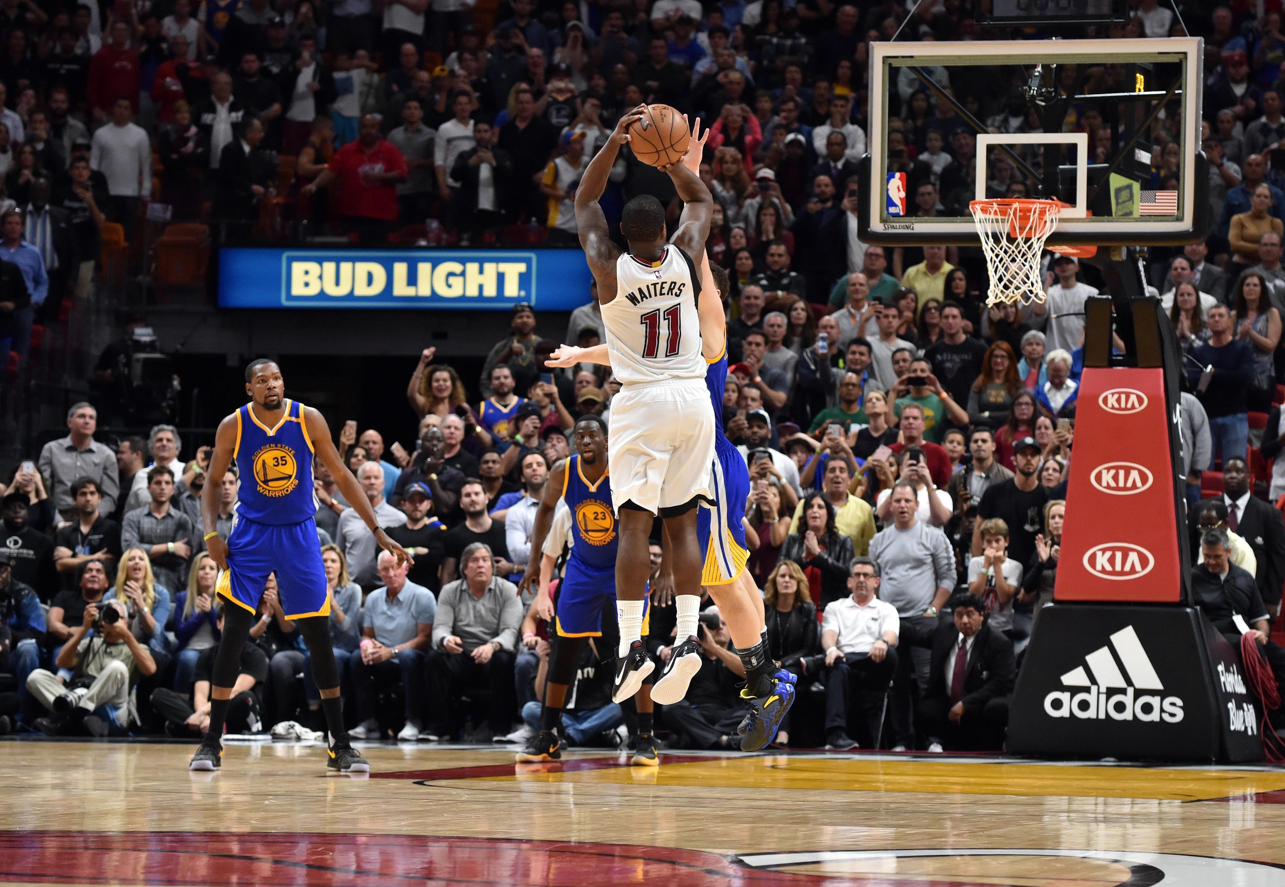 Dion Waiters pogađa tricu za pobjedu protiv Golden State Warriorsa