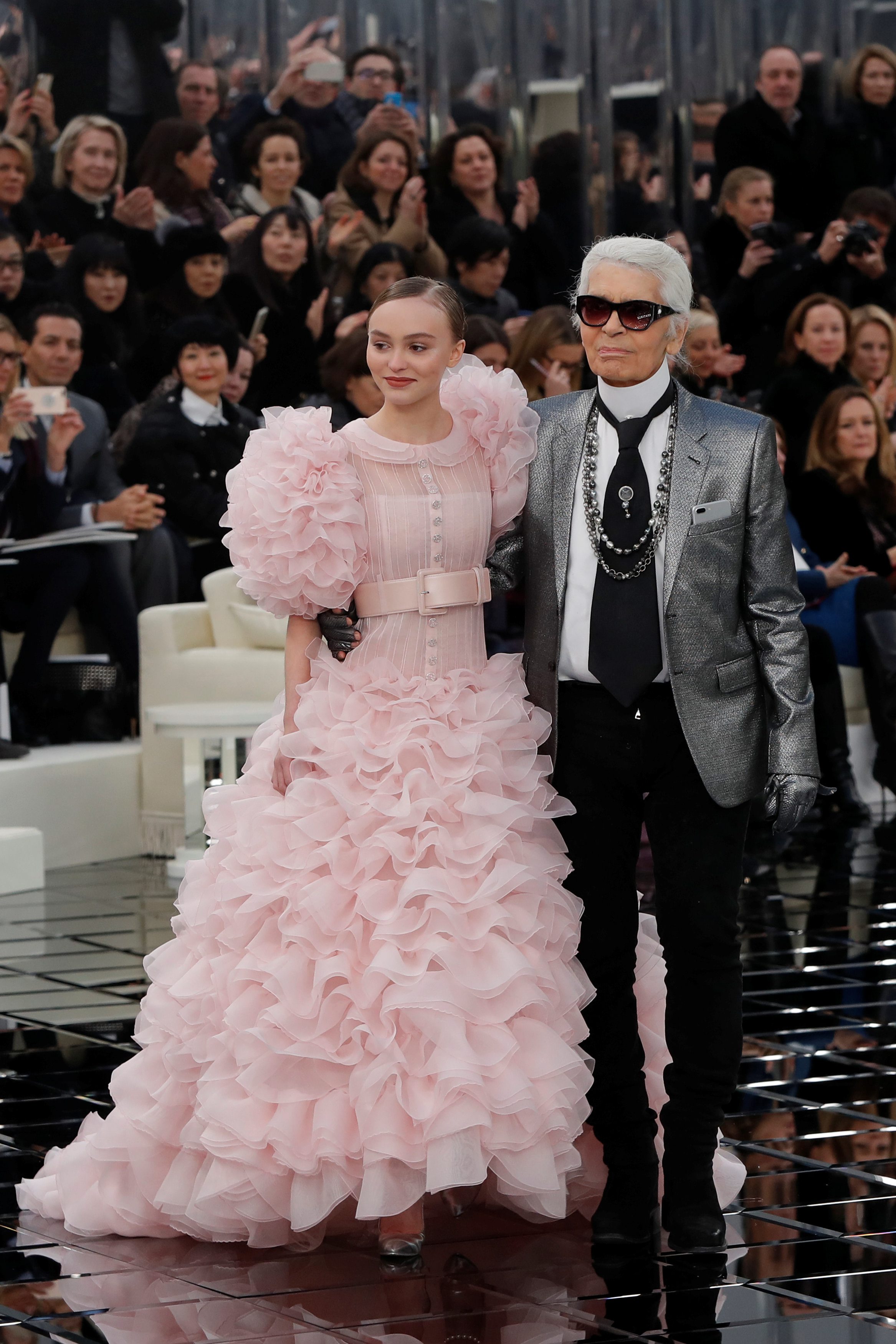 2017-01-24T103032Z_622910234_RC1A11E15E90_RTRMADP_3_FASHION-PARIS-CHANEL