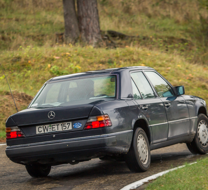 1992-mercedes-benz-e-class-1
