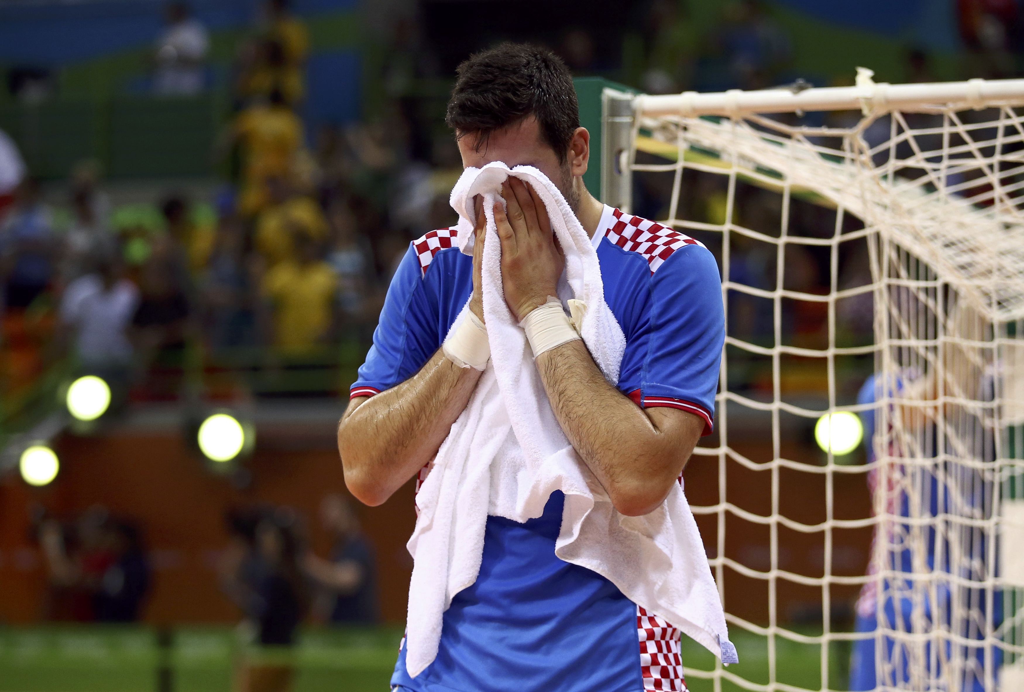 2016-08-18T011437Z_1817590654_RIOEC8I03GCQB_RTRMADP_3_OLYMPICS-RIO-M-HANDBALL