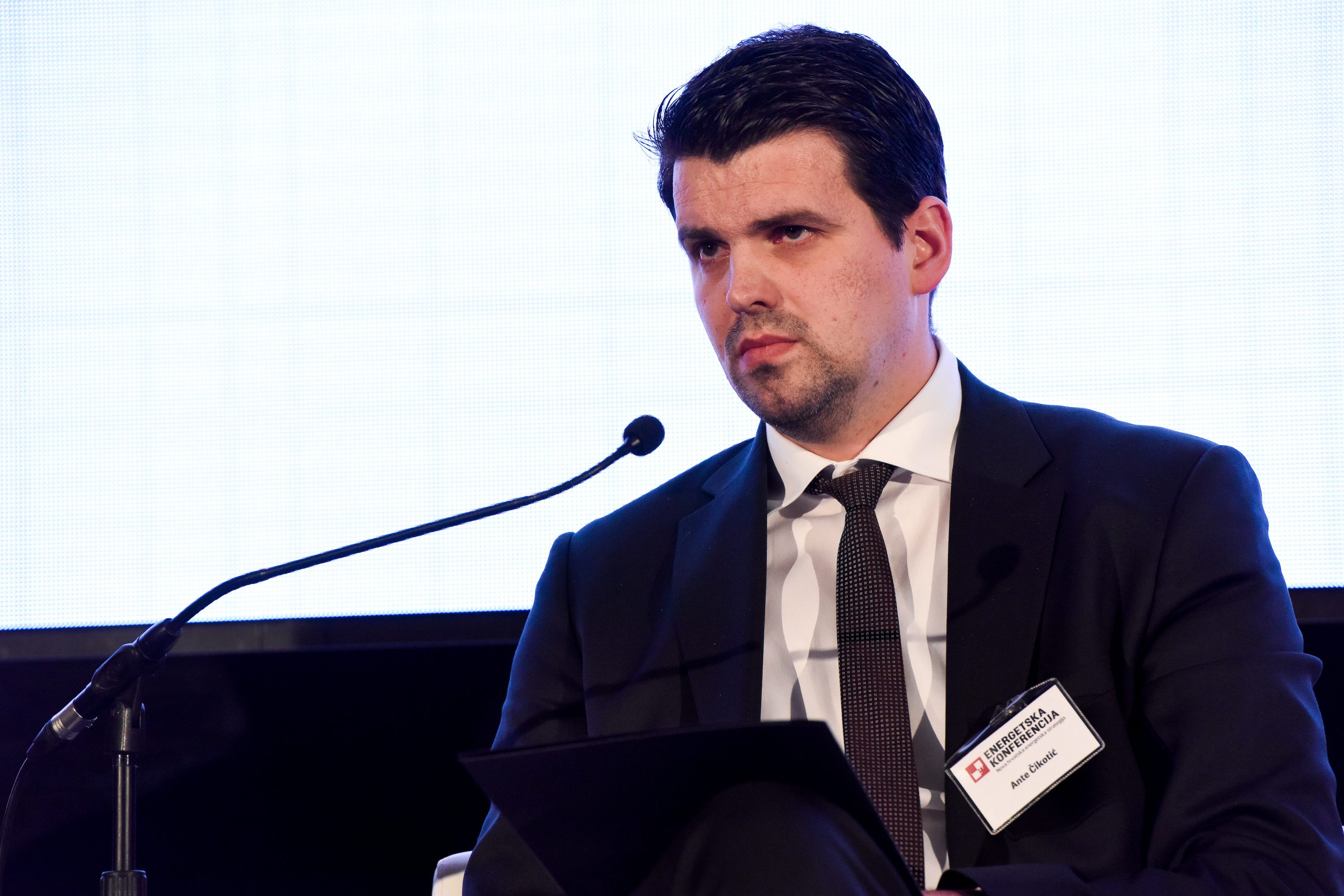 Na fotografiji: Ante Cikotić na drugoj panel raspravi.
