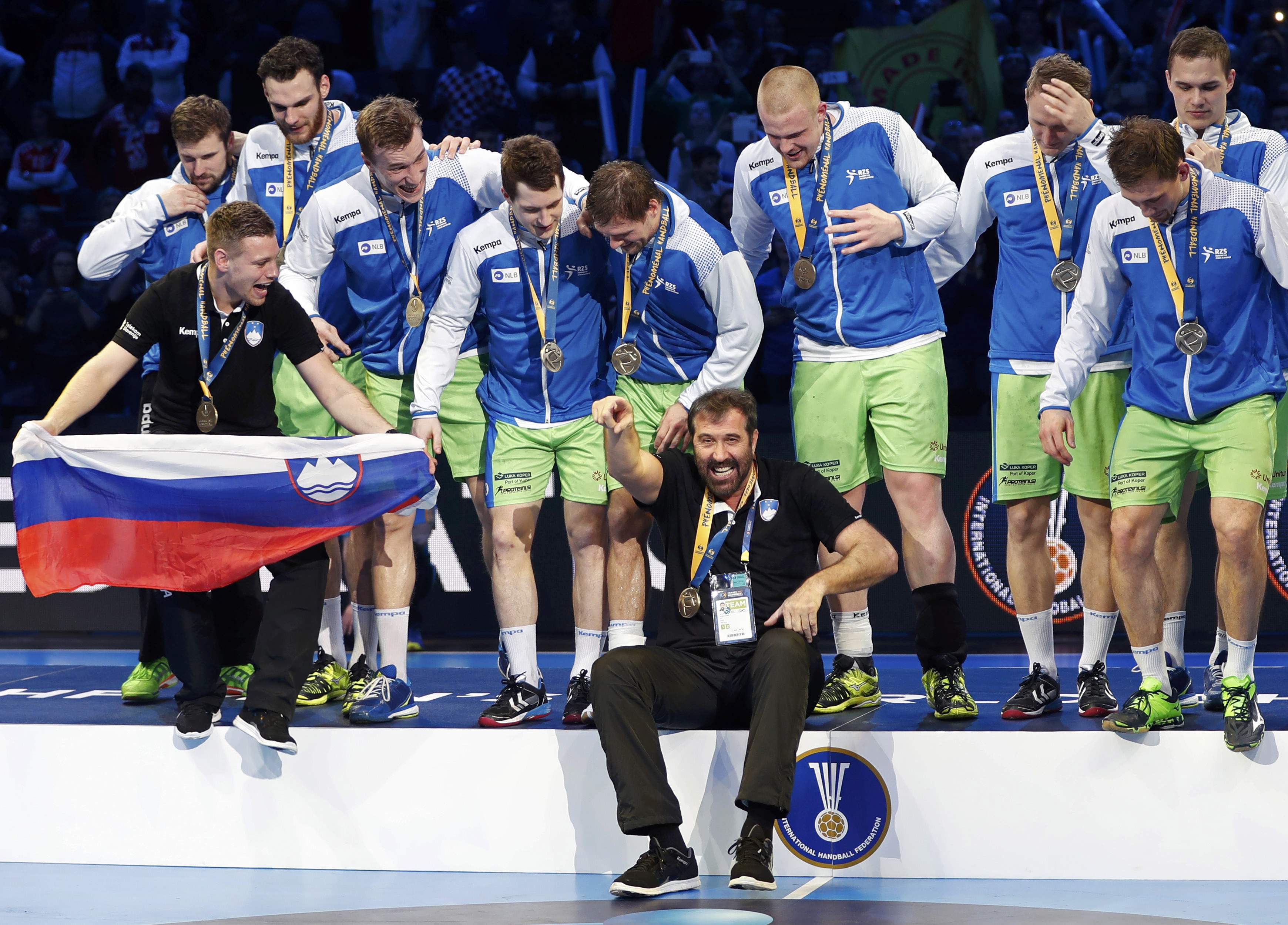 2017-01-28T222048Z_428281929_LR1ED1S1Q2BPE_RTRMADP_3_HANDBALL-WORLD