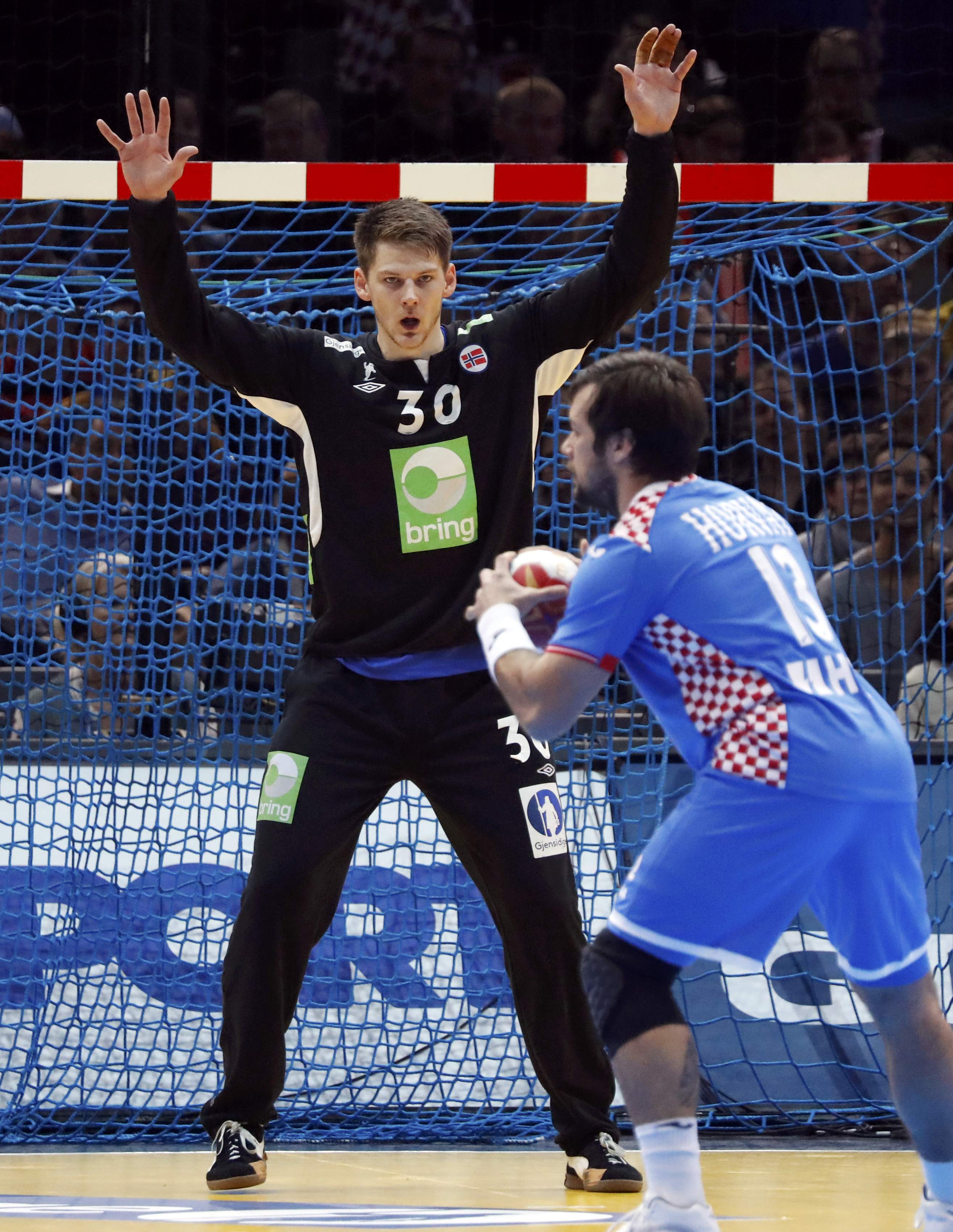 2017-01-27T220251Z_649609168_LR1ED1R1P8GYZ_RTRMADP_3_HANDBALL-WORLD