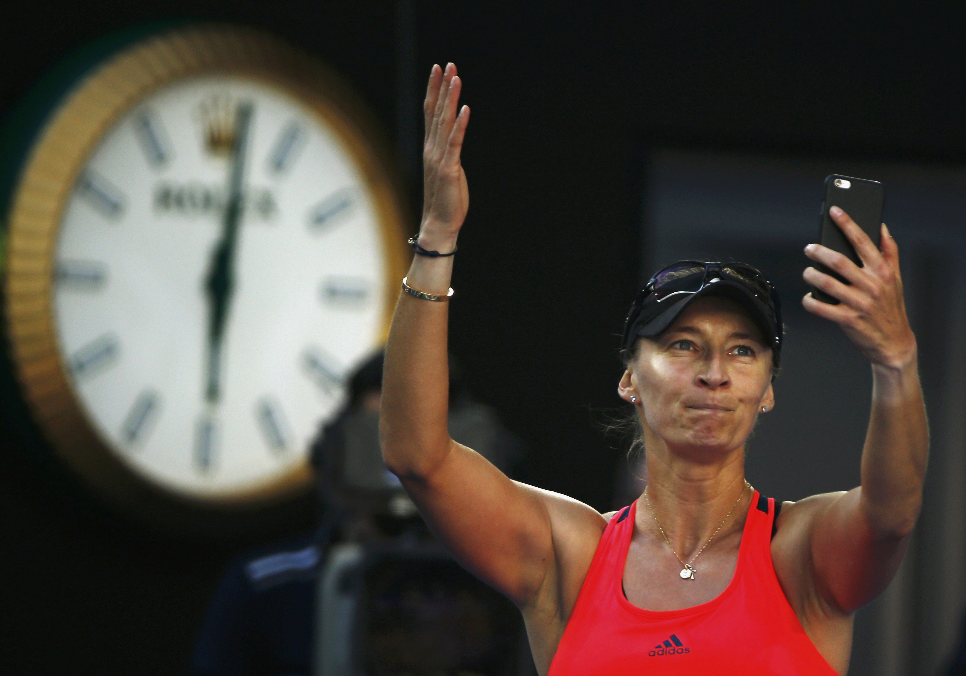 2017-01-26T073455Z_1192230600_SR1ED1Q0L1NV0_RTRMADP_3_TENNIS-OPEN