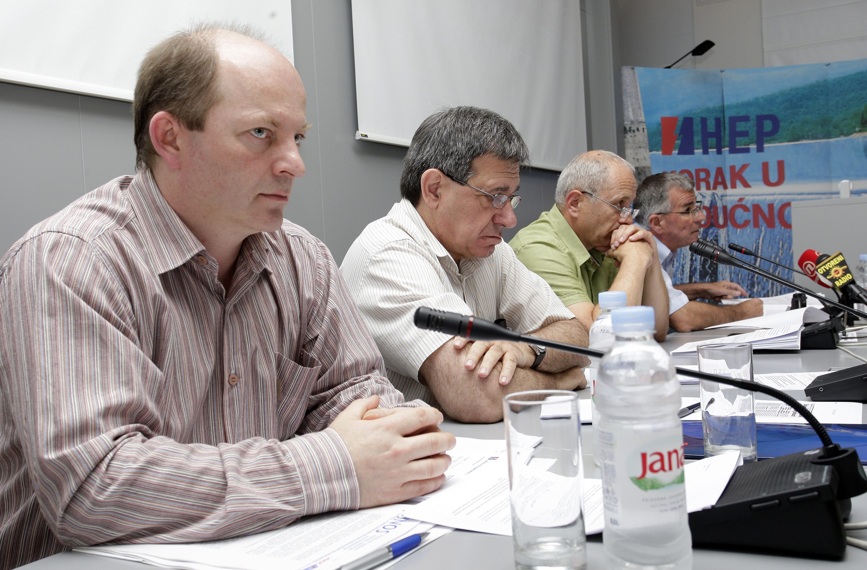 Denis Geto na fotografiji prva slijeva.