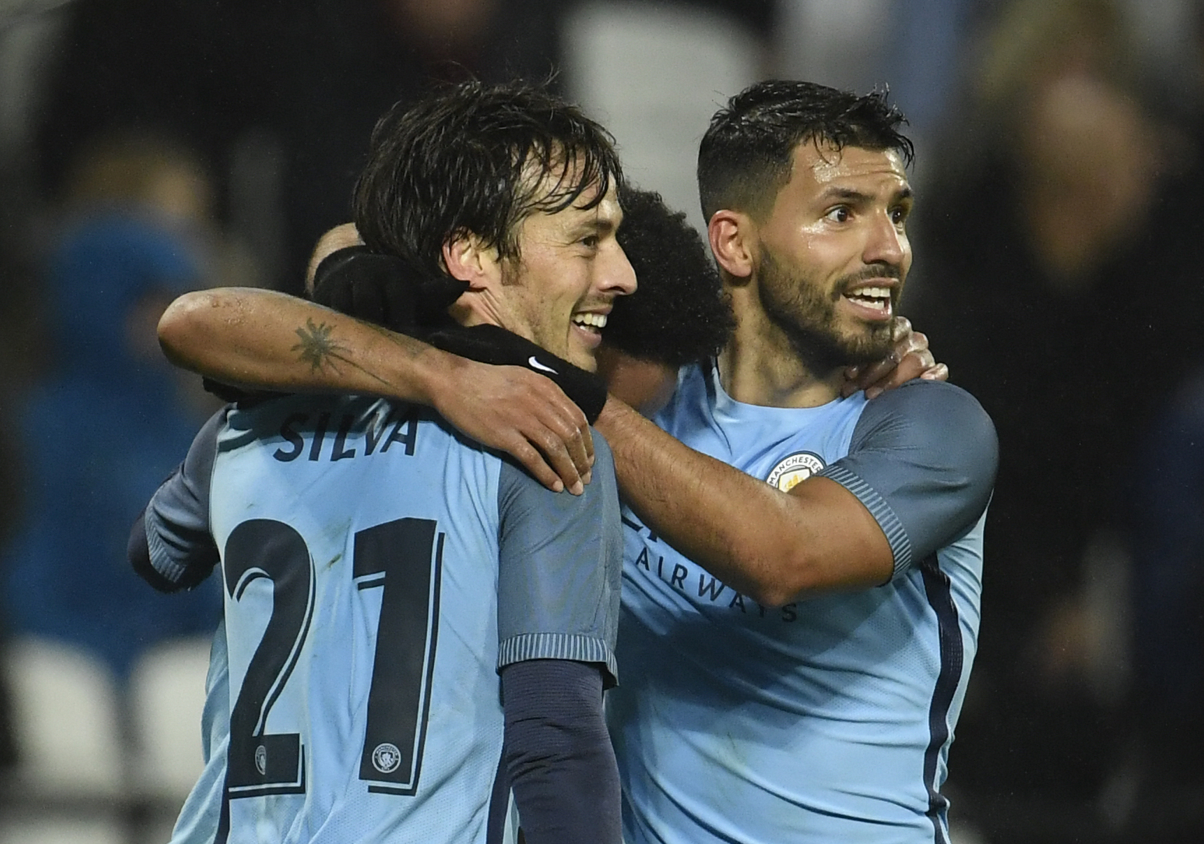 2017-01-06T204318Z_126736998_MT1ACI14719930_RTRMADP_3_SOCCER-ENGLAND-WHU-MCI