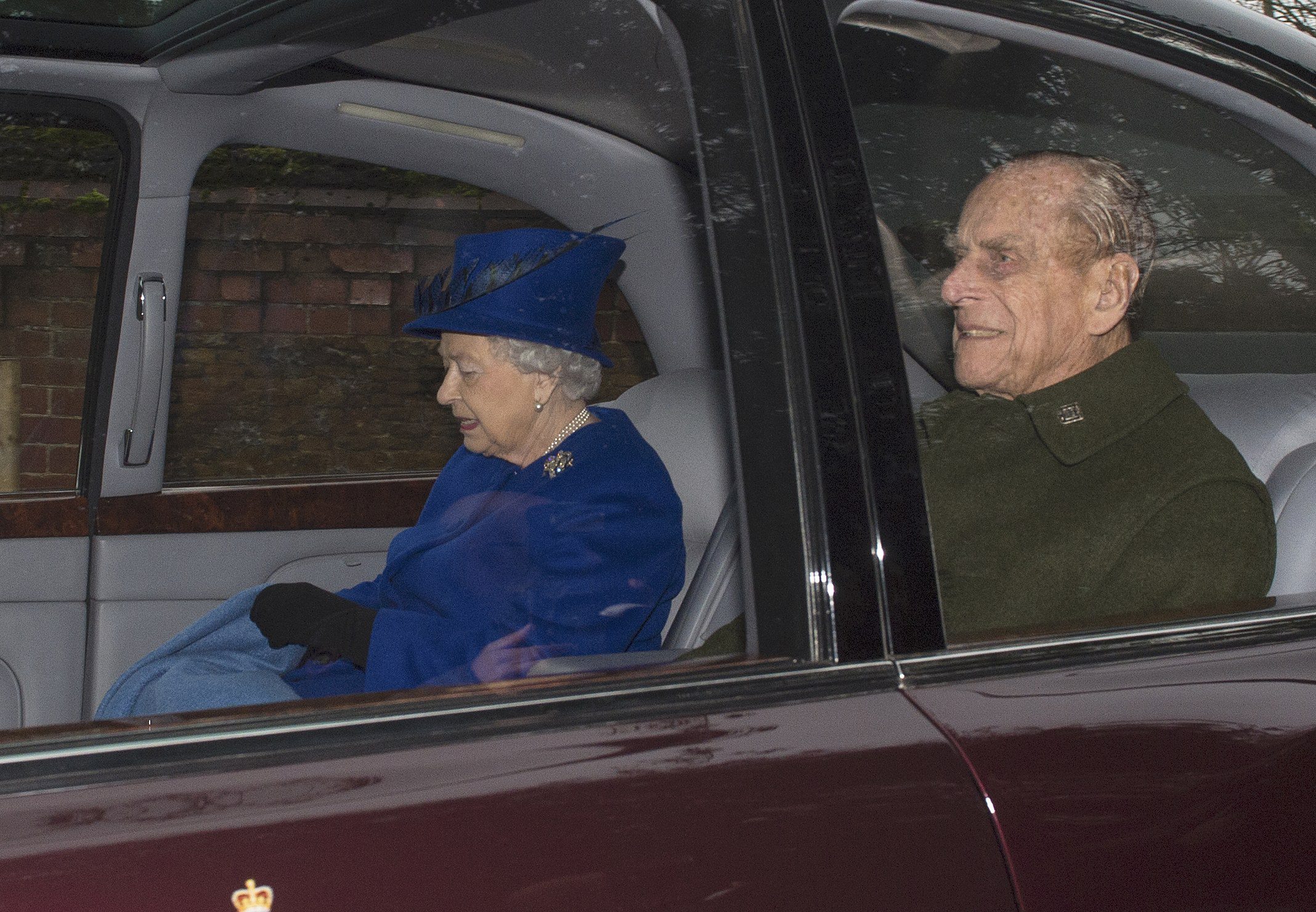 2017-01-08T122458Z_1804941019_LR1ED180YHBA1_RTRMADP_3_BRITAIN-ROYALS-QUEEN