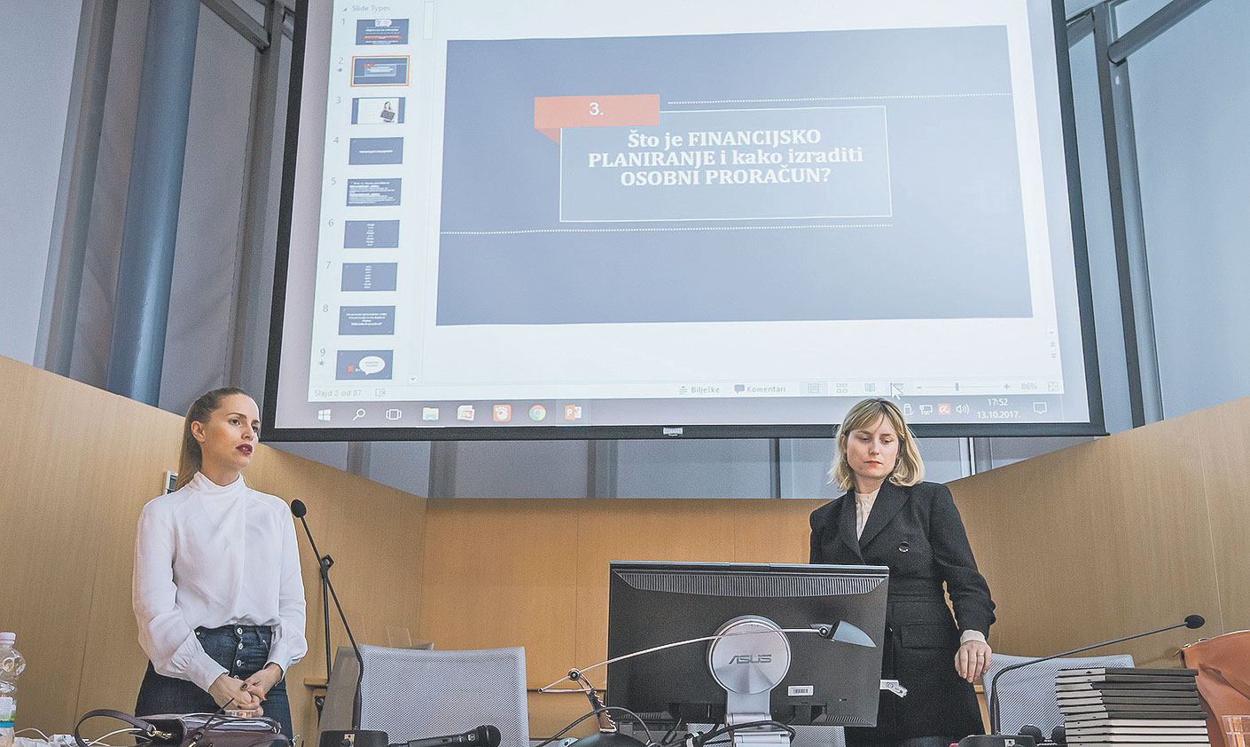 Docentice Andrea Lučić (D) i Dajana Brbić (L) na radionici u Šibeniku