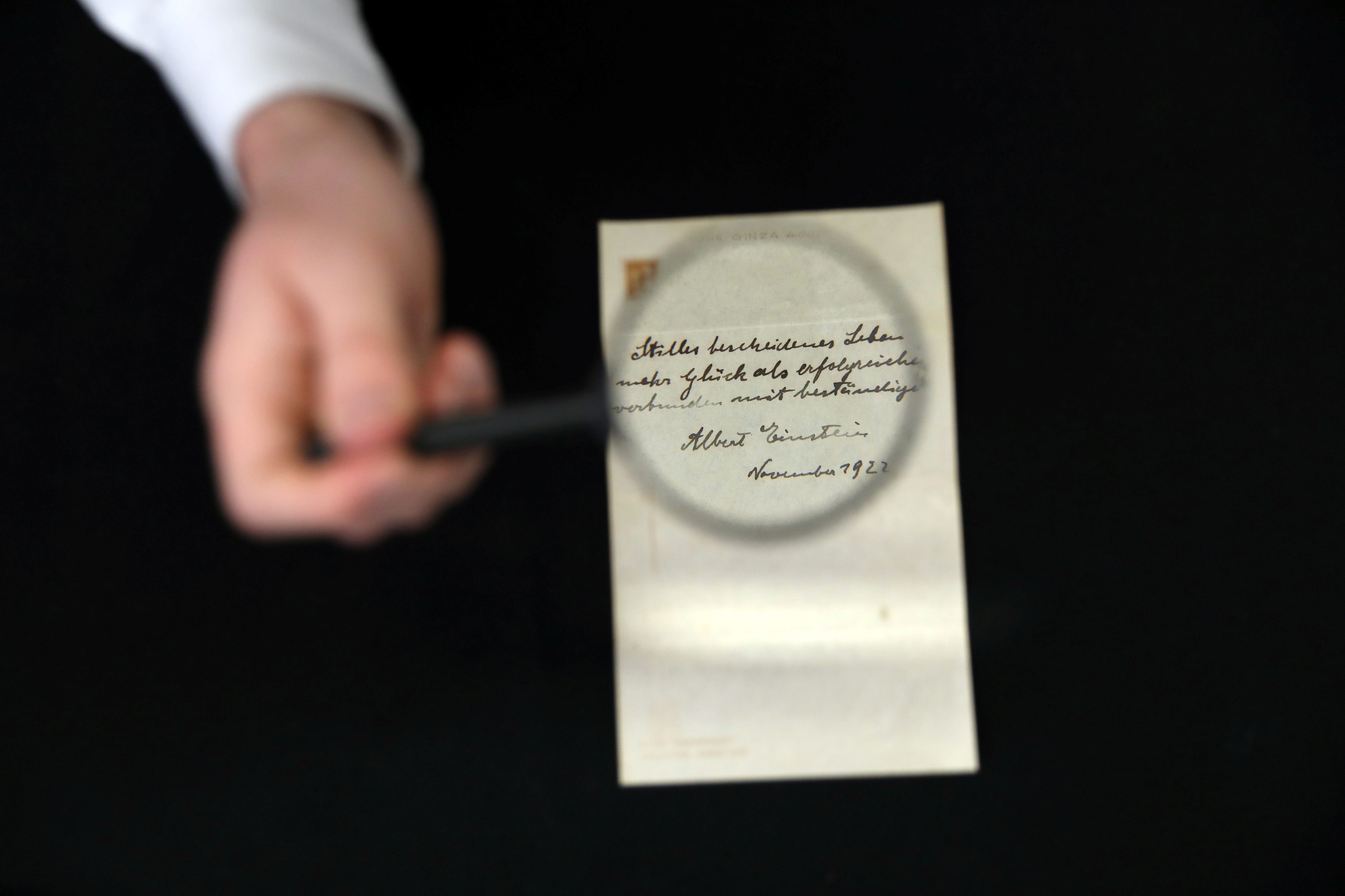 2017-10-24T165433Z_699646783_RC19F083C0B0_RTRMADP_3_ISRAEL-EINSTEIN-AUCTION