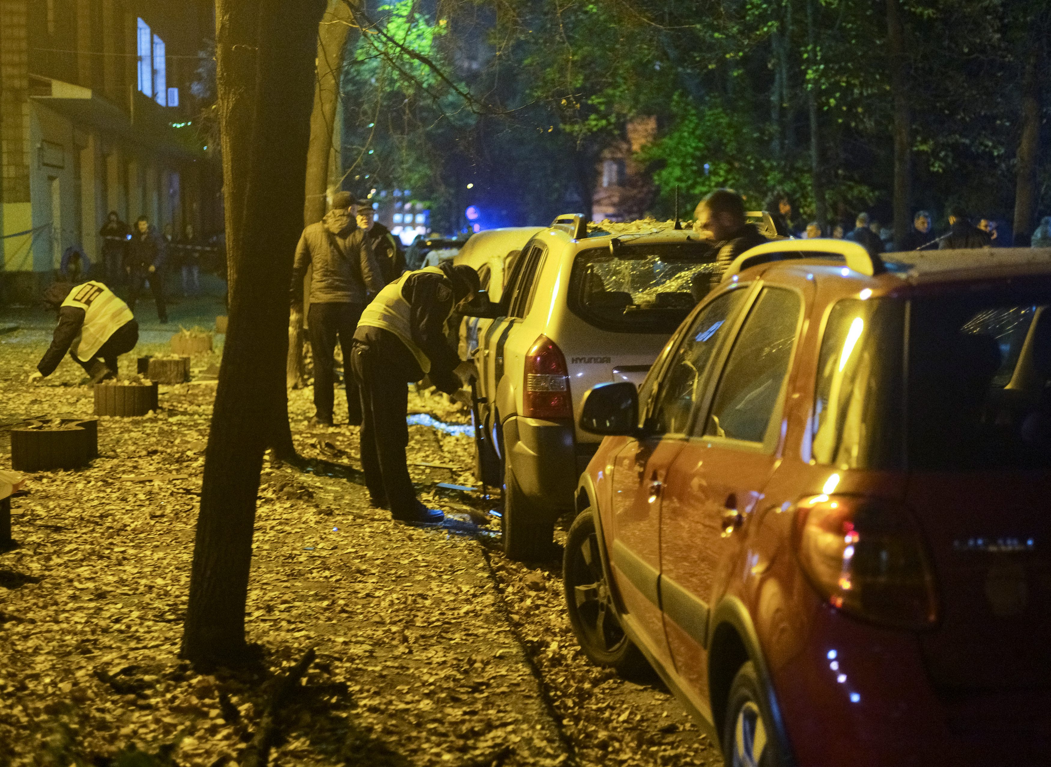 2017-10-25T210057Z_1655598174_RC188B2596B0_RTRMADP_3_UKRAINE-BLAST