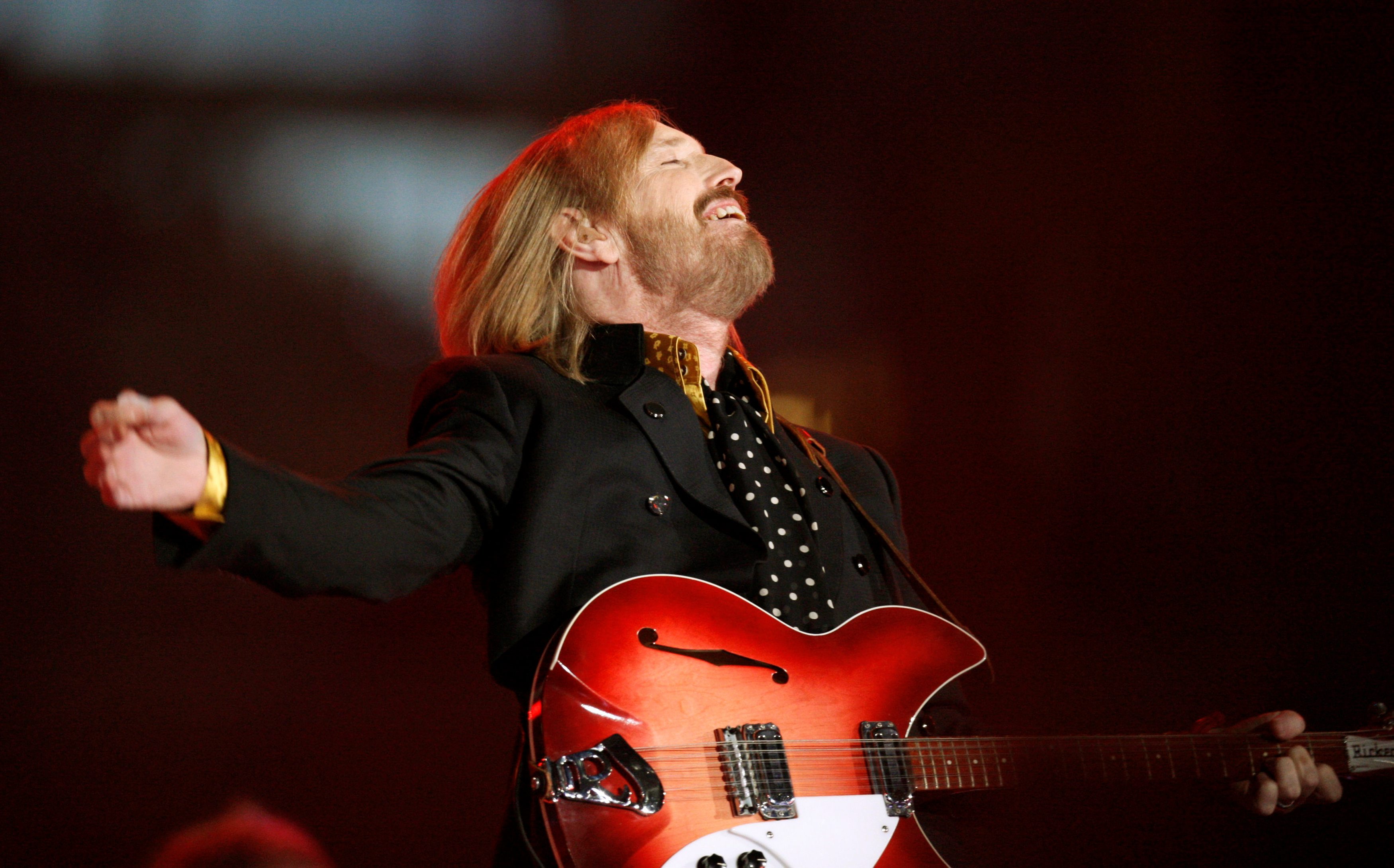 2017-10-02T201852Z_1272357716_RC1908432FD0_RTRMADP_3_PEOPLE-TOMPETTY