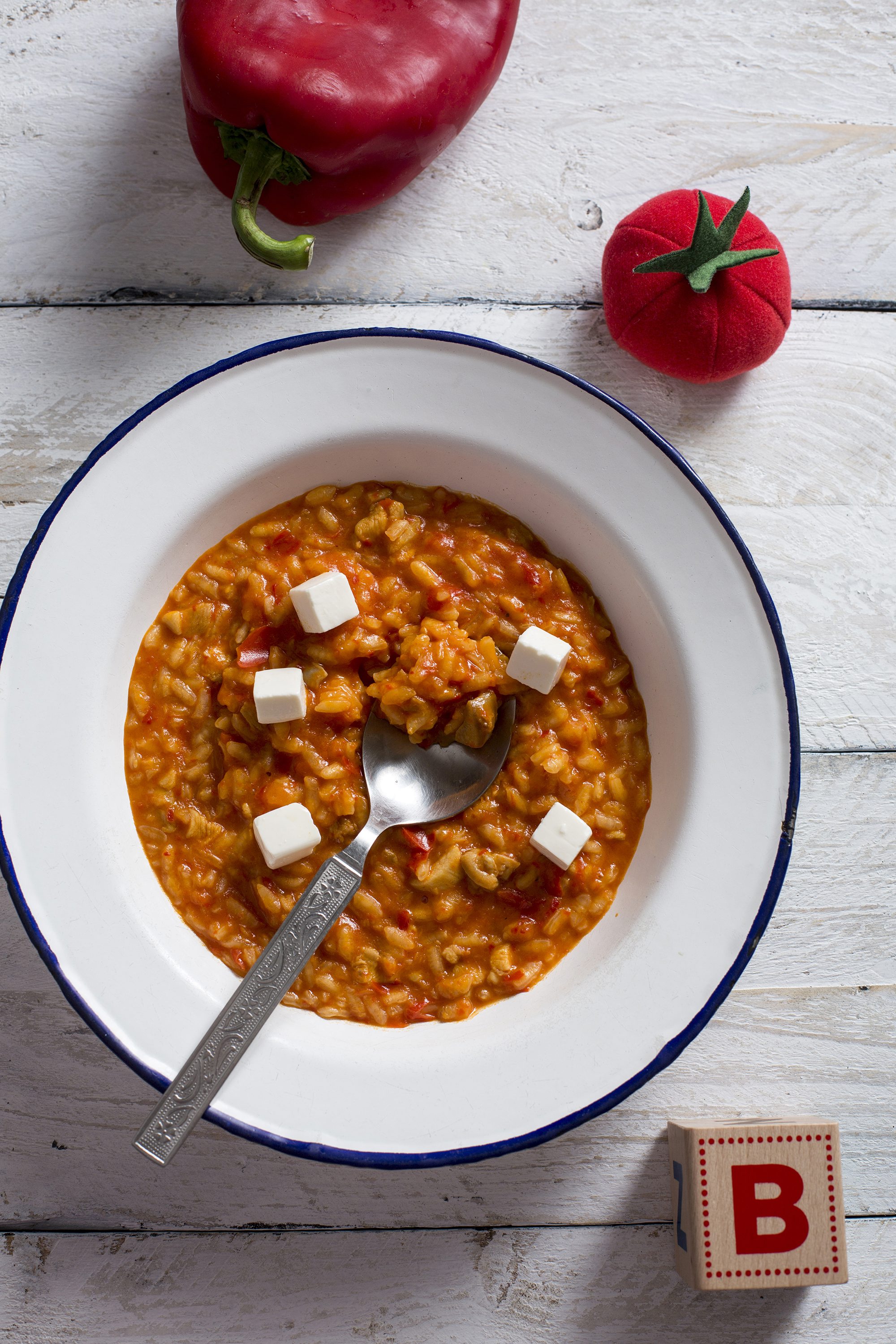 Rižoto s paprikom i piletinom.