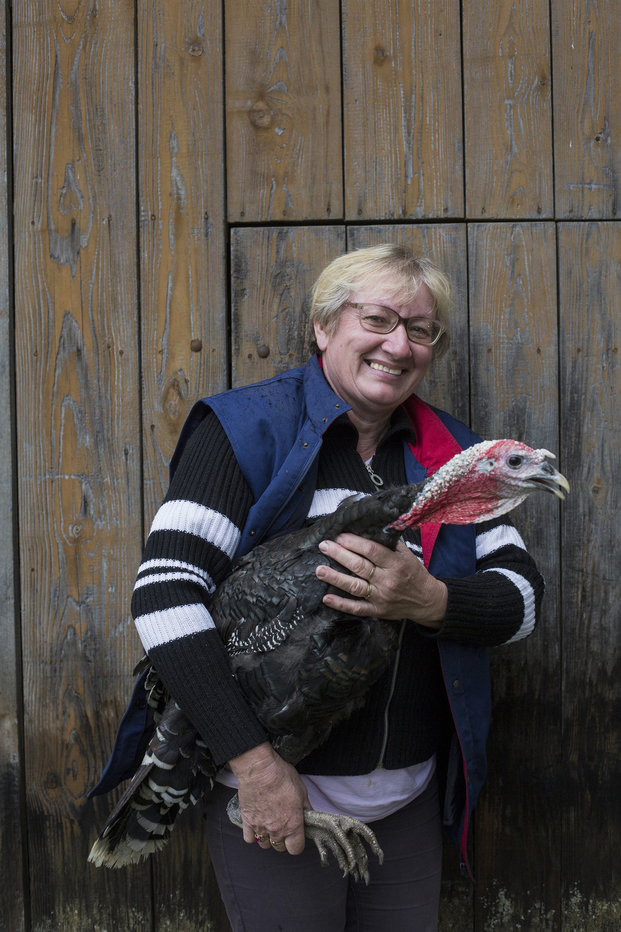 Gospođa Dragica s puranima.