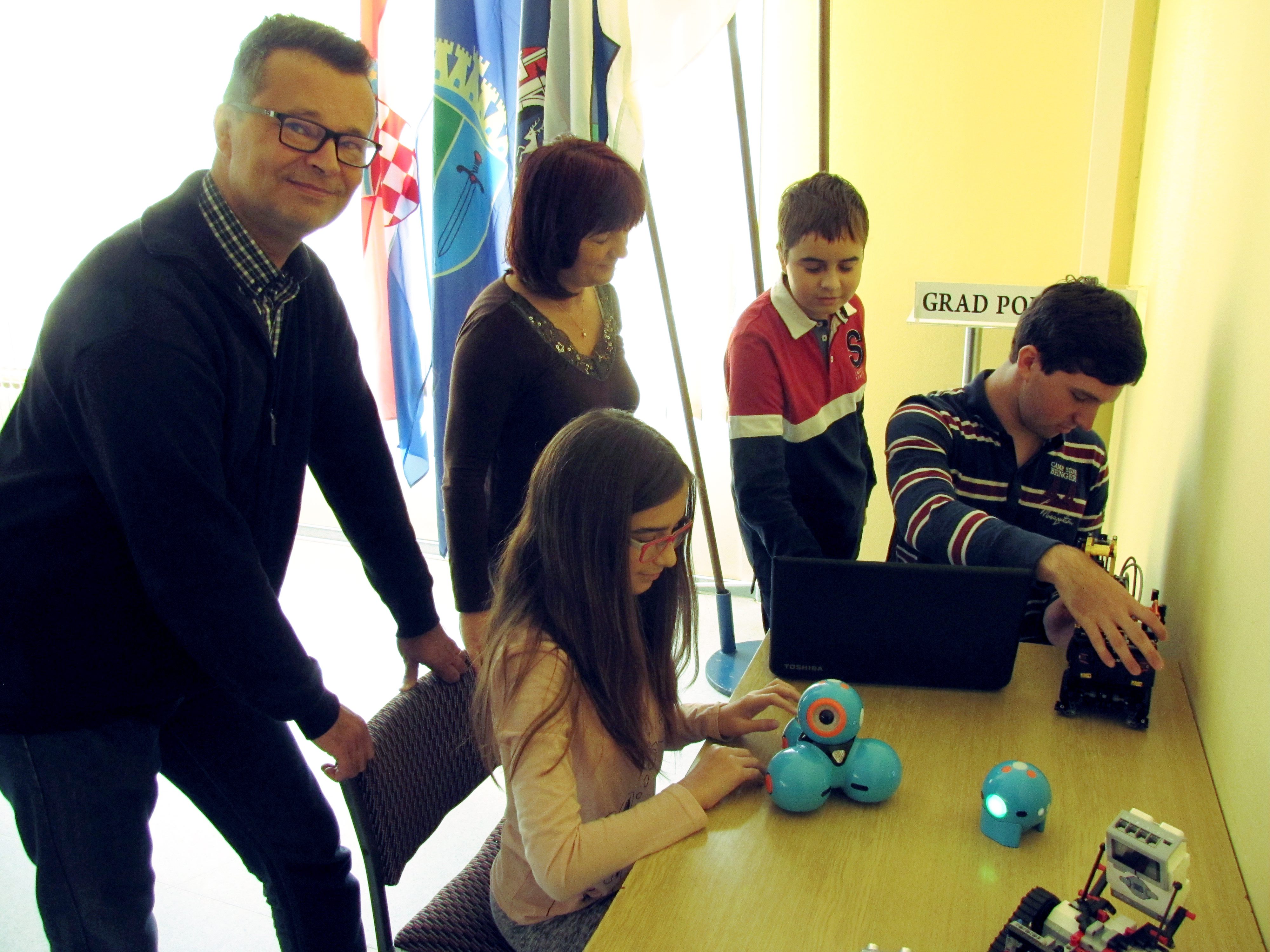 Vlado, Dora, Diana, Dorijan i Vilim Ledvaj