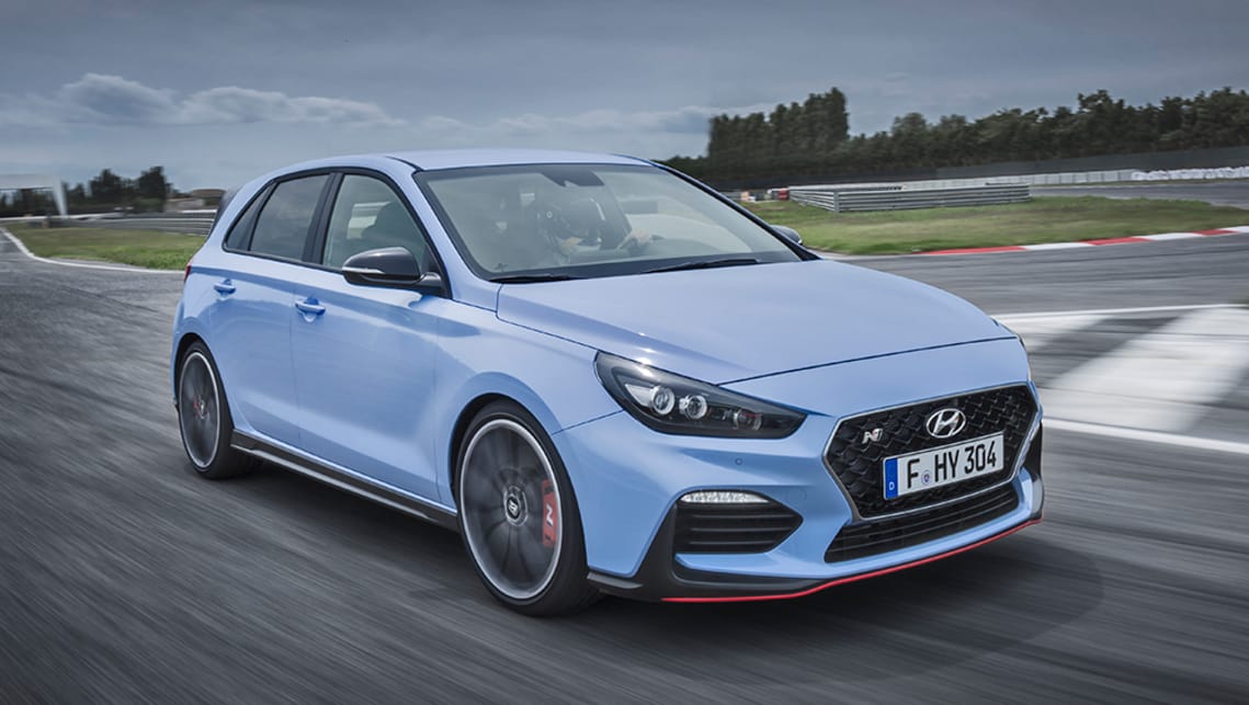 2017-Hyundai-i30-N-hatchback-blue-press-image-1001x565-(1)