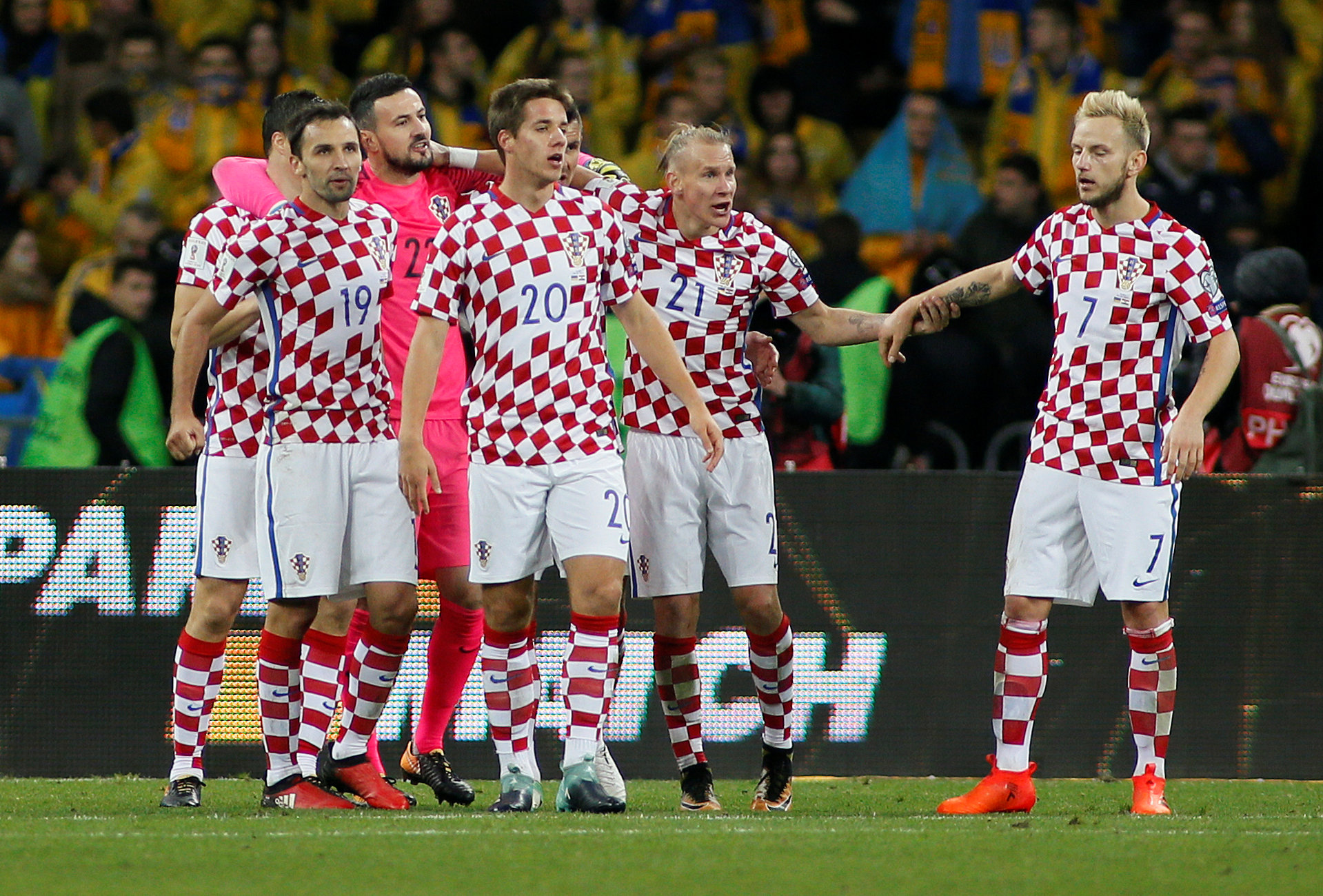2017-10-09T210608Z_313162789_RC1D62705F00_RTRMADP_3_SOCCER-WORLDCUP-UKR-CRO_1