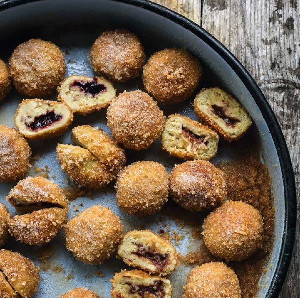 Knedle punjene kremom od maruna i čokolade