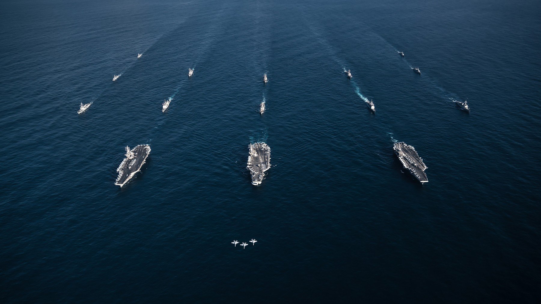USS Ronald Reagan, USS Theodore Roosevelt i USS Nimitz