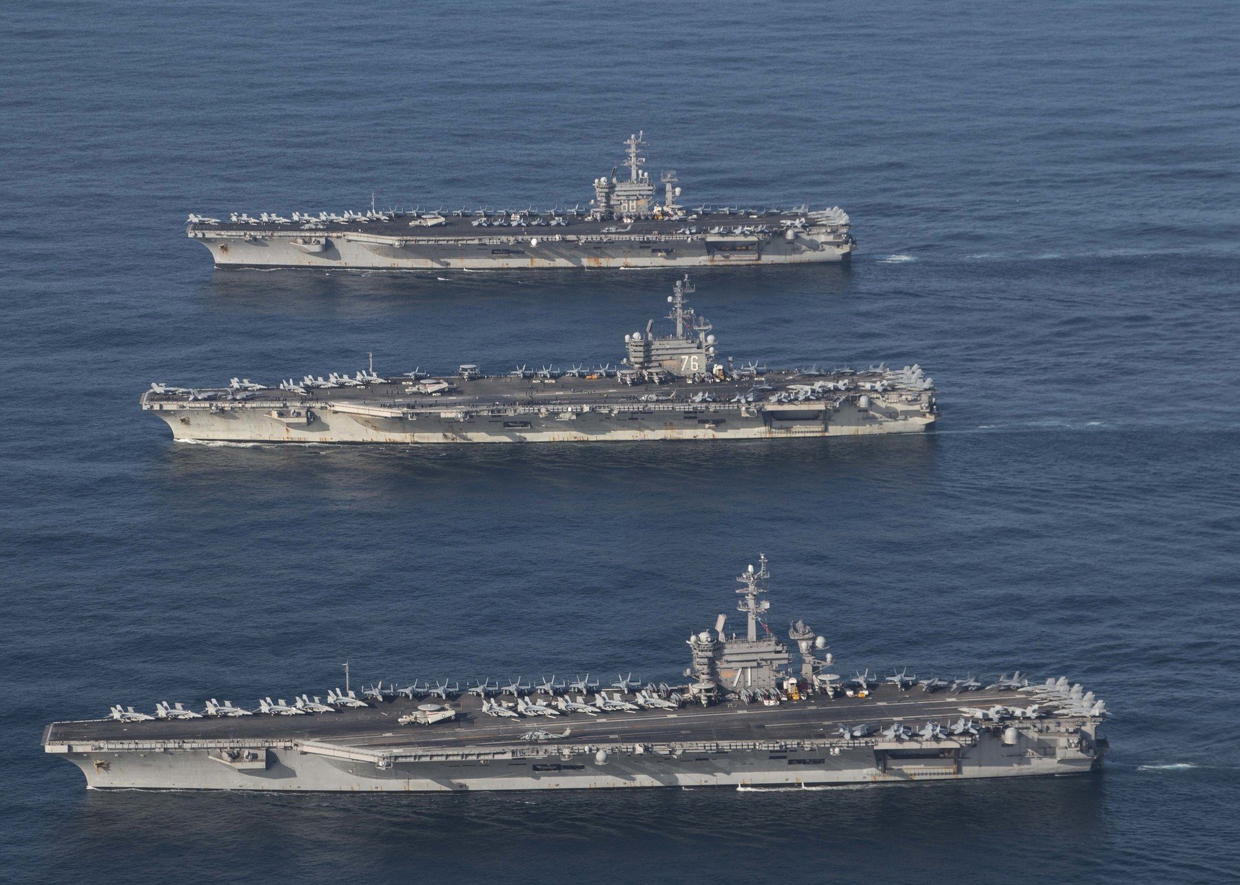 USS Ronald Reagan, USS Theodore Roosevelt i USS Nimitz