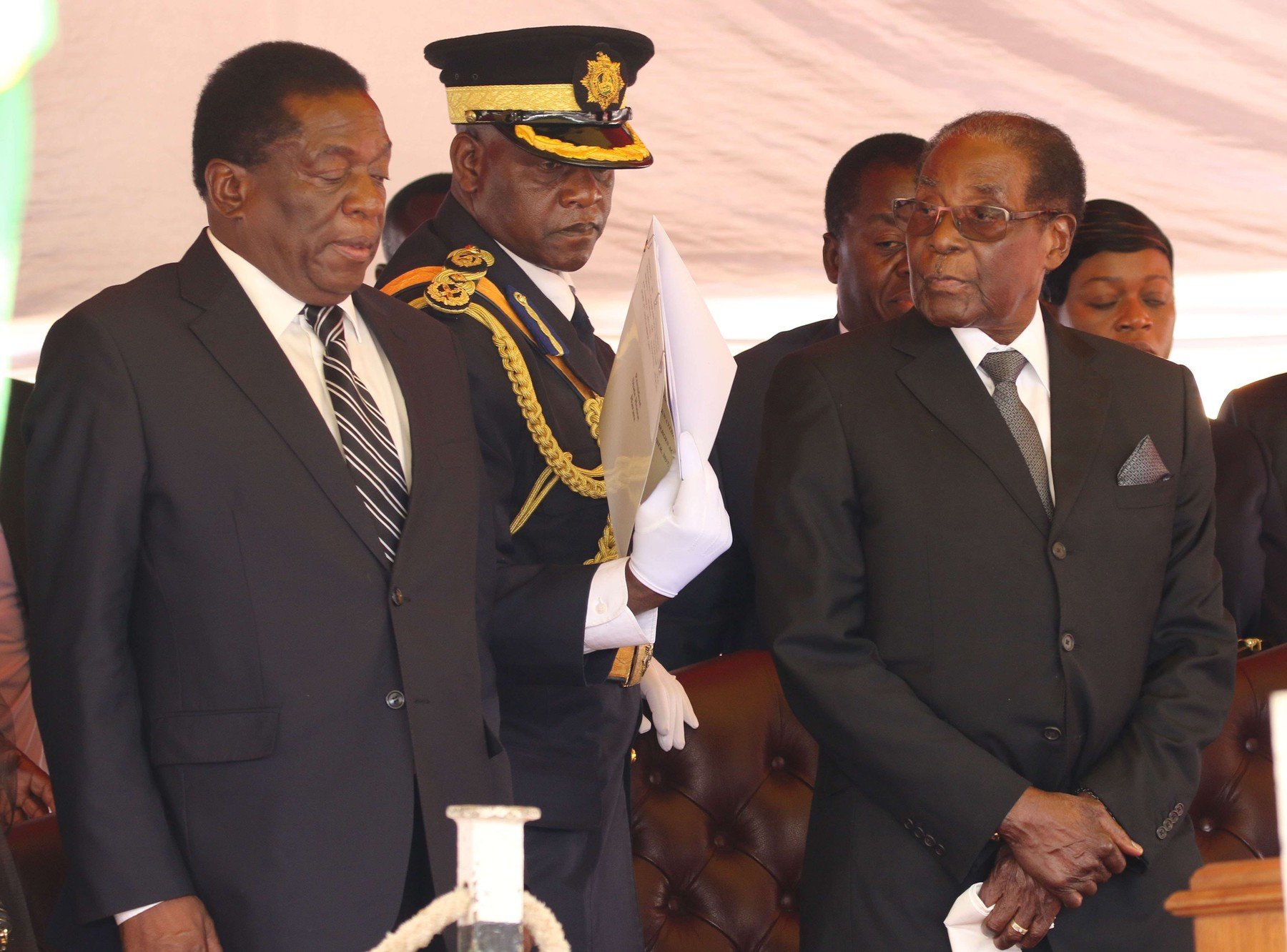 Emmerson Mnangagwa i Robert Mugabe