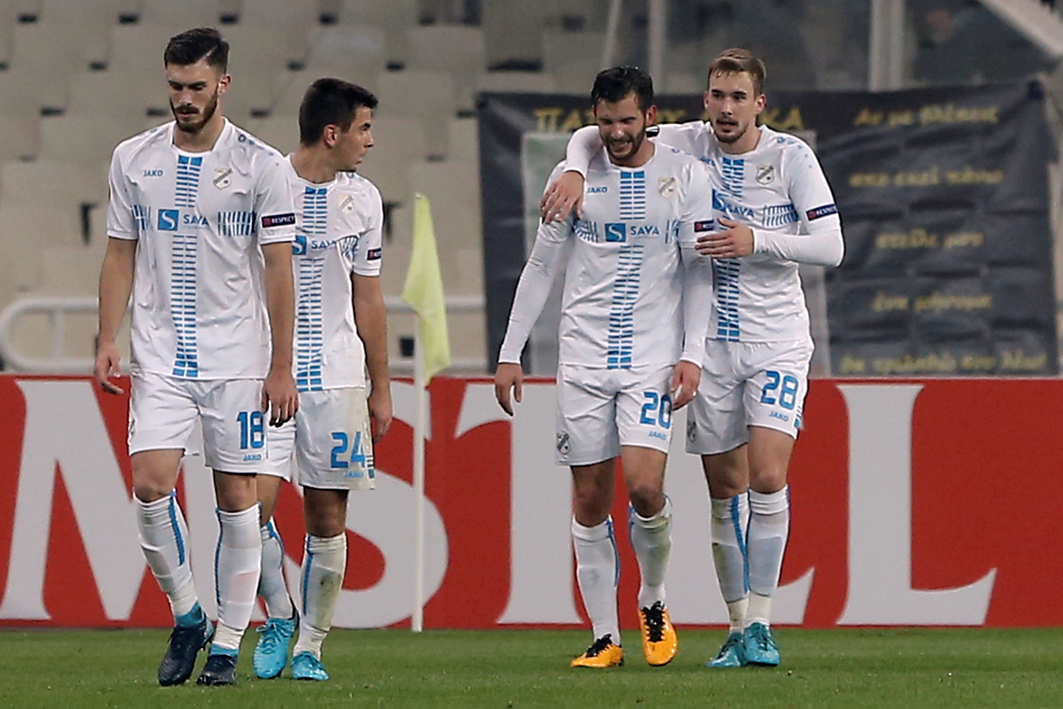 2017-11-23T203849Z_898678997_RC132E9955D0_RTRMADP_3_SOCCER-EUROPA-AEK-RIJ