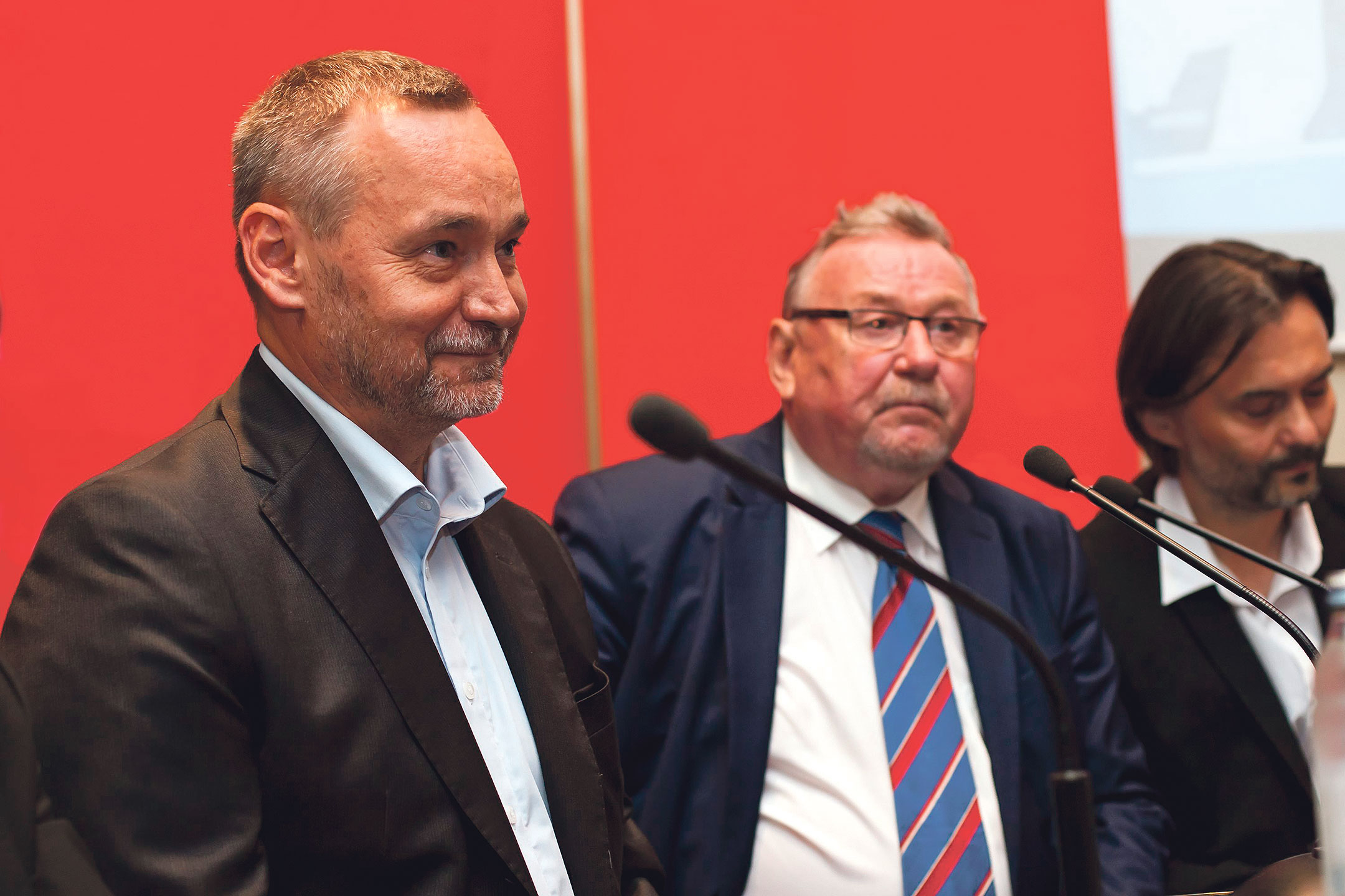 Ravnatelj Hrvatskog državnog arhiva Dinko Čutura i Vladimir Šeks