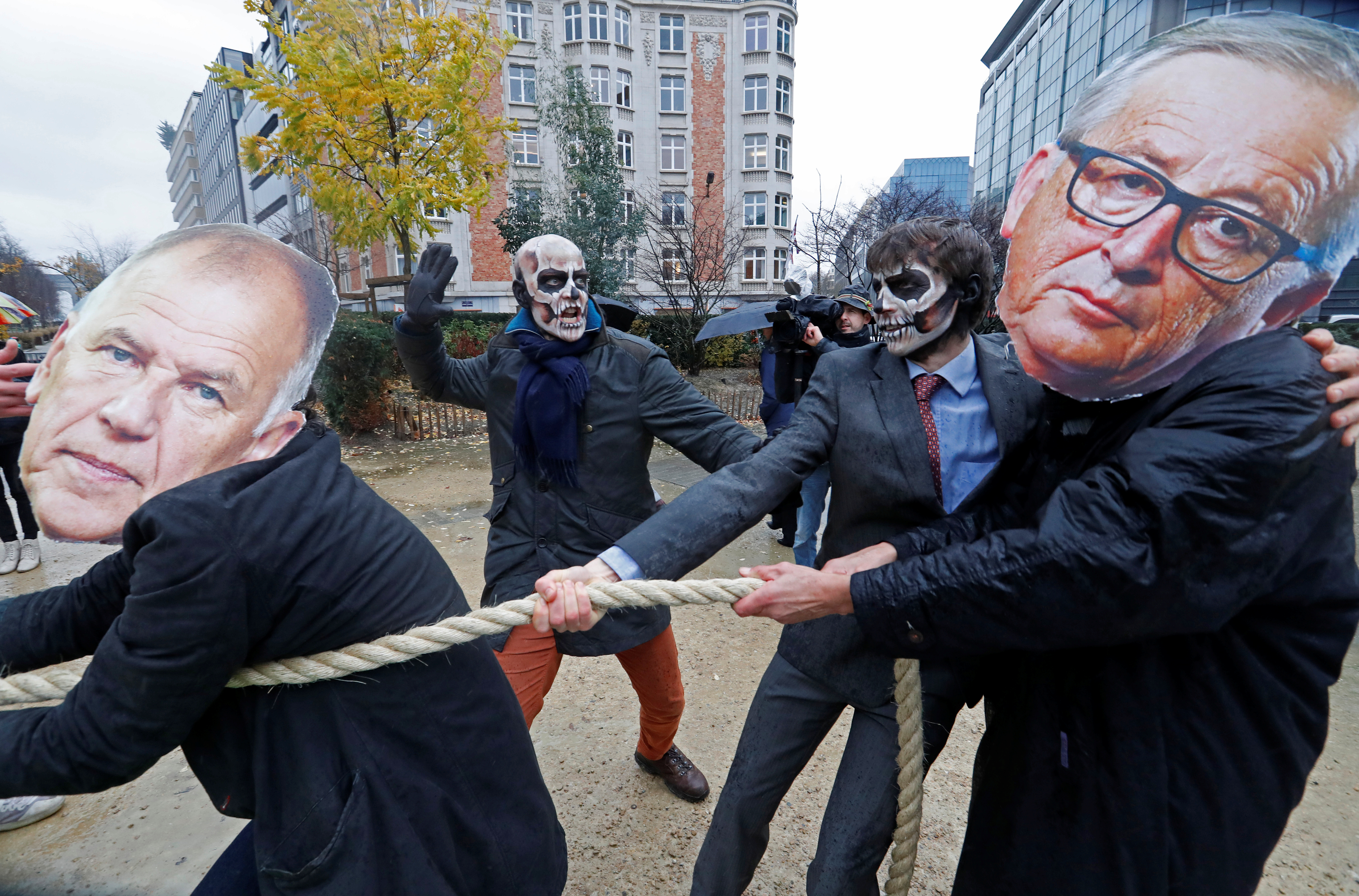 Prosvjednici u Bruxellesu reagiraju nakon odluke o produljenju dozvole za uporabu glifosata