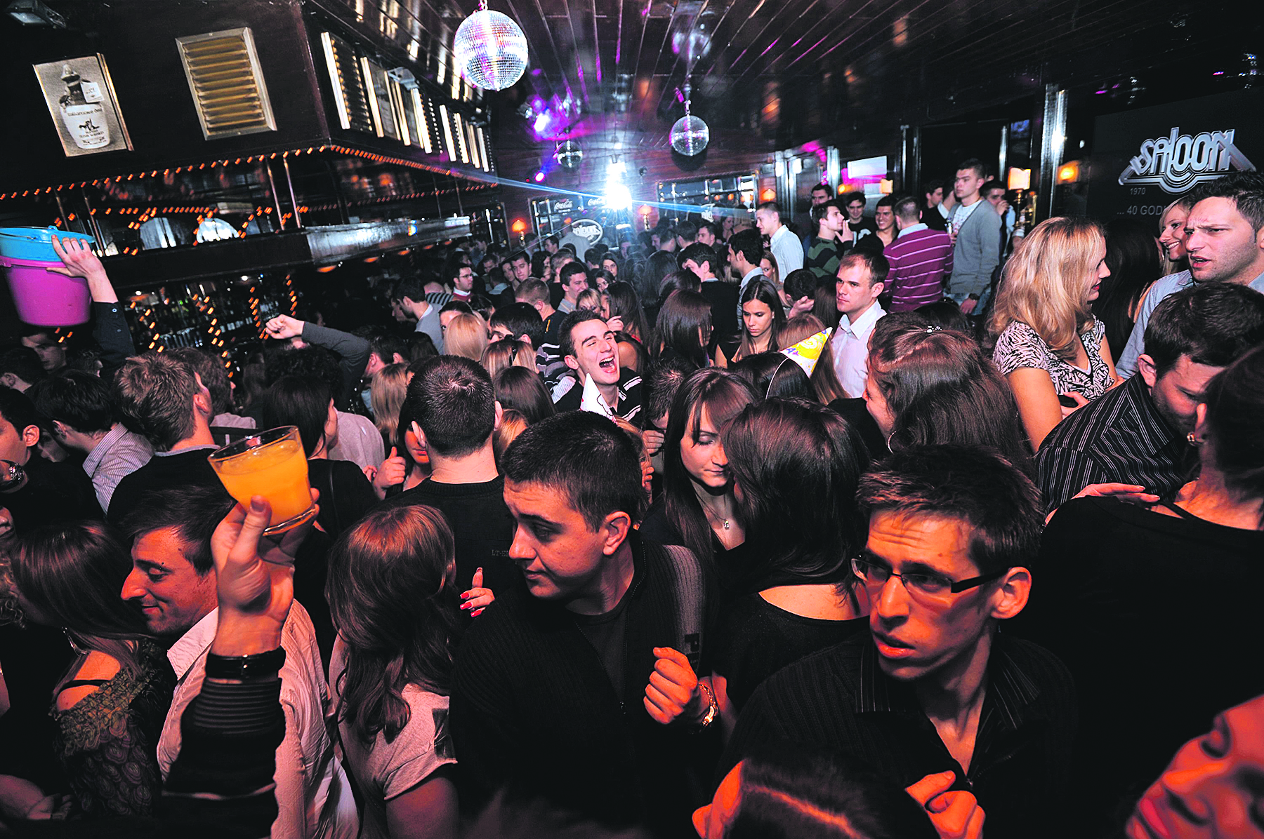 157650-201422-party_united13-240110