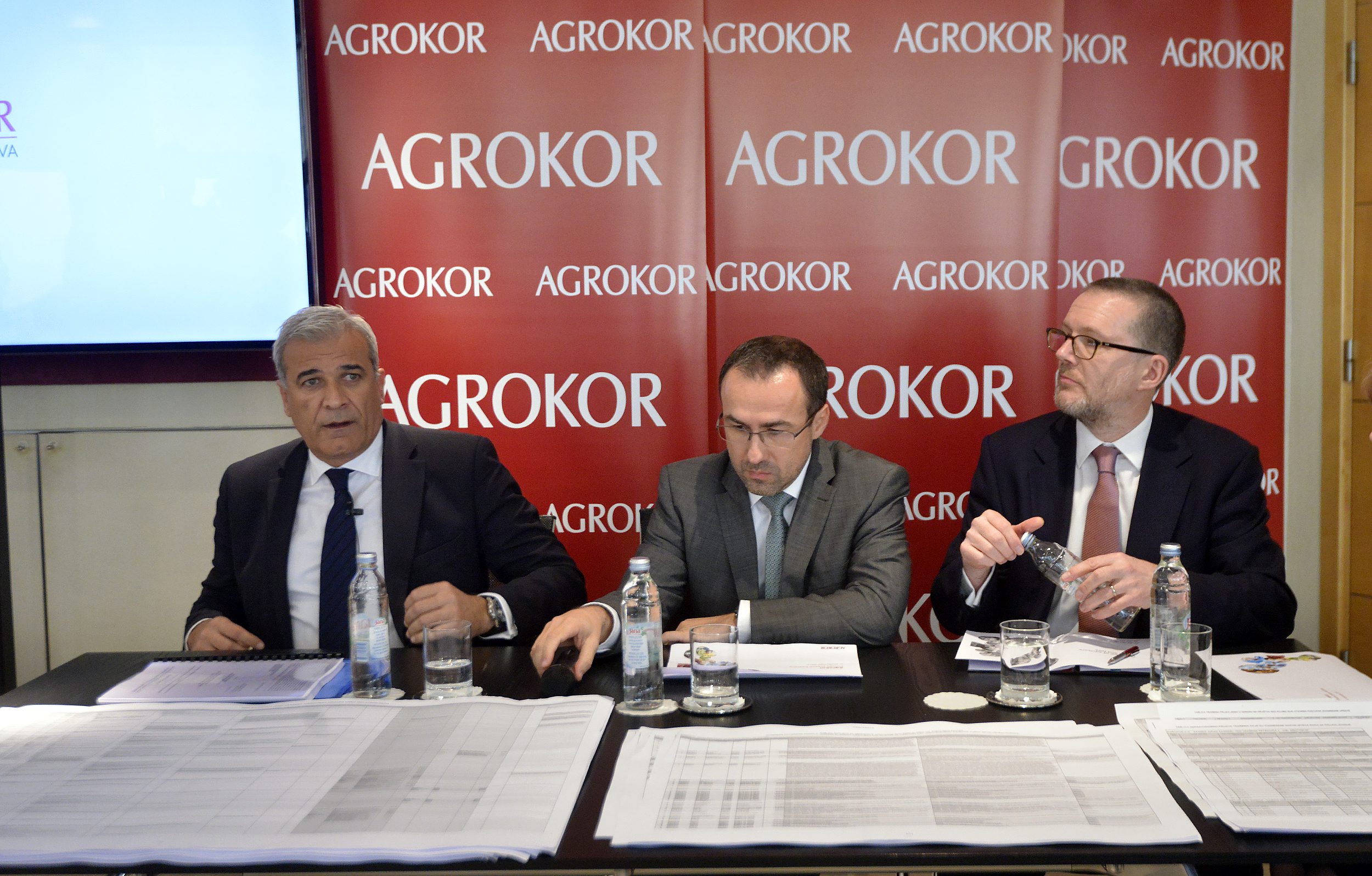 Izvanredni povjerenik Ante Ramljak, savjetnik izvanrednog povjerenika za financije i strategiju Vladimir Bošnjak, te glavni savjetnik za restrukturiranje Alastair Beveridge